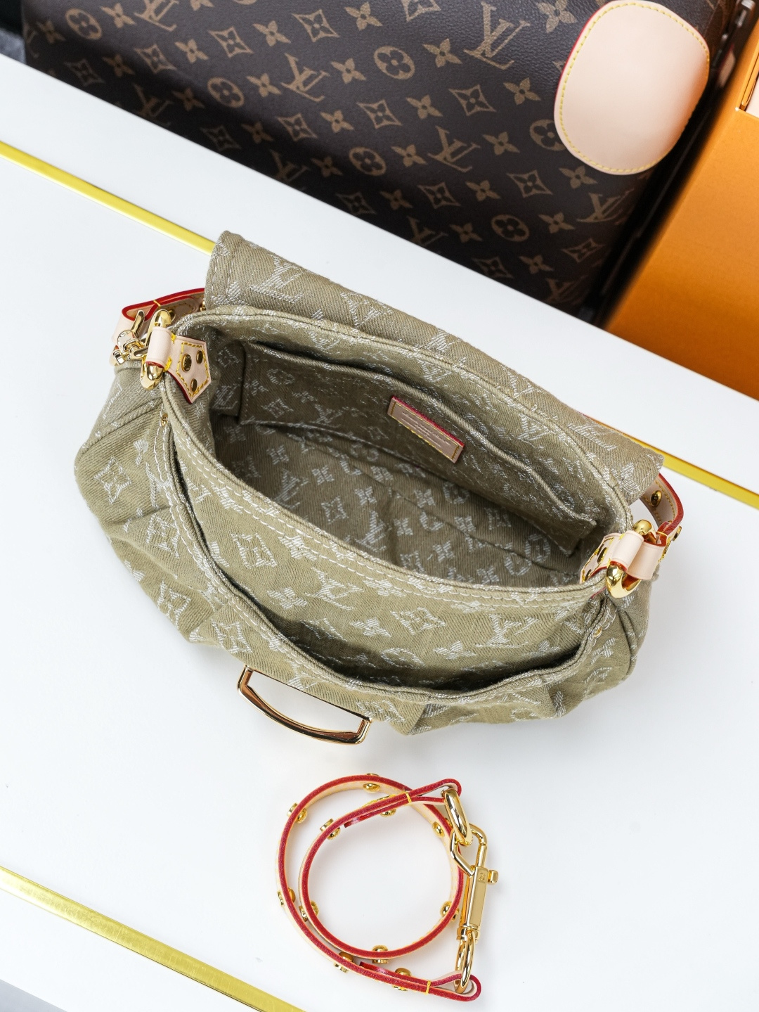 Louis Vuitton Rendez-Vous Sunset Denim Handbag - Image 8
