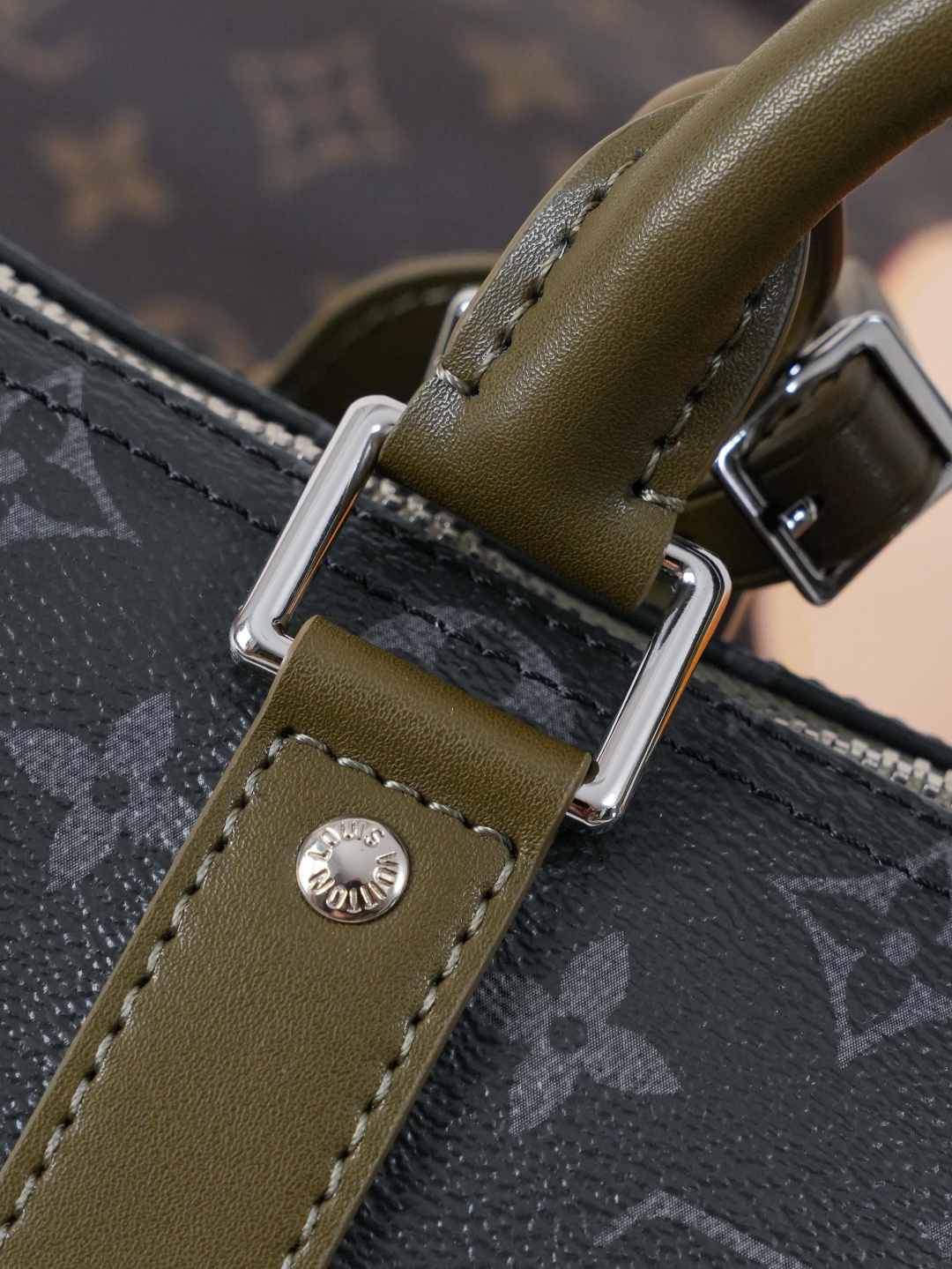 Louis Vuitton Keepall Bandoulière 25 Monogram Eclipse Travel Bag - Image 8