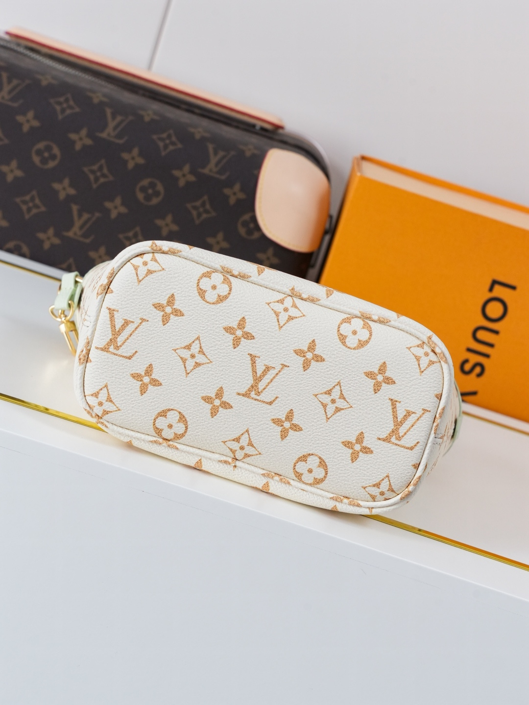 Louis Vuitton Neverfull Inside Out BB Handbag - Image 8