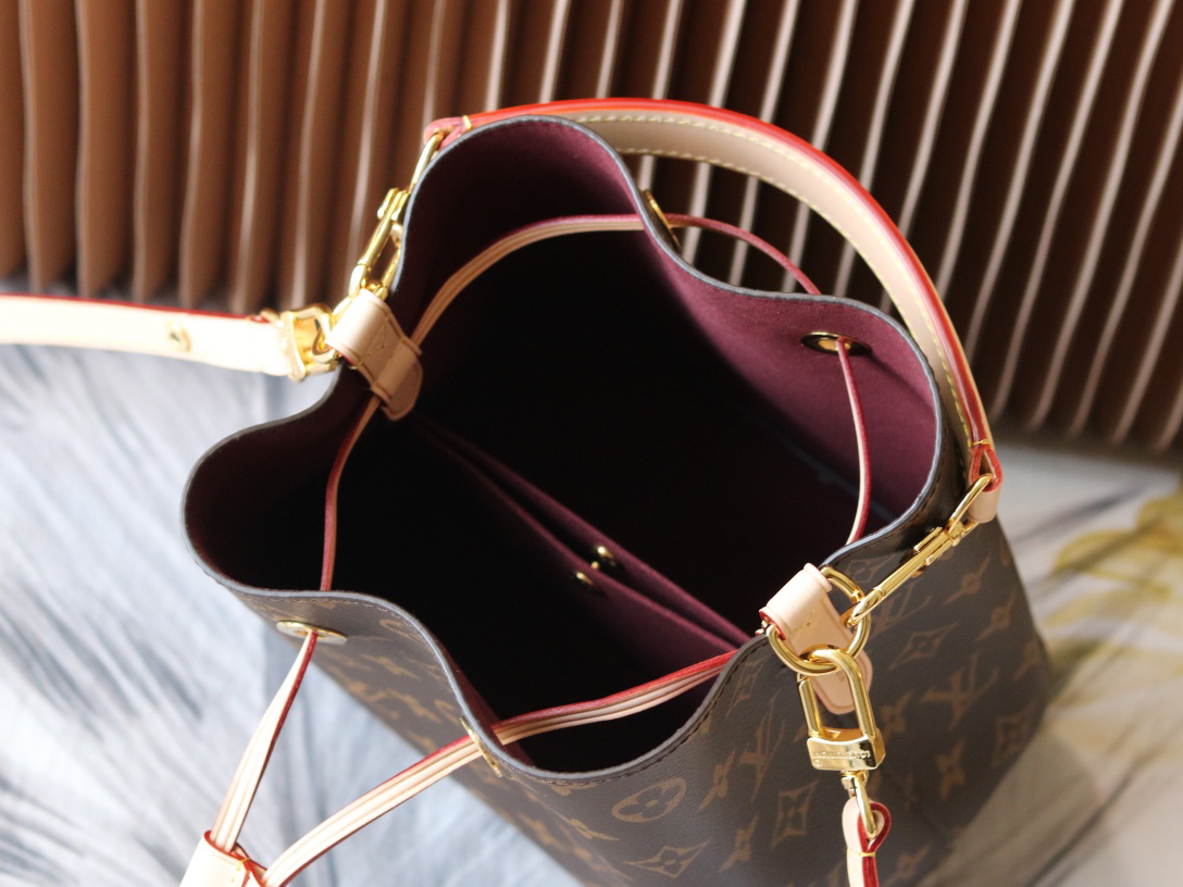 Louis Vuitton NéoNoé BB Mini Bucket Bag in Monogram Canvas - Image 8