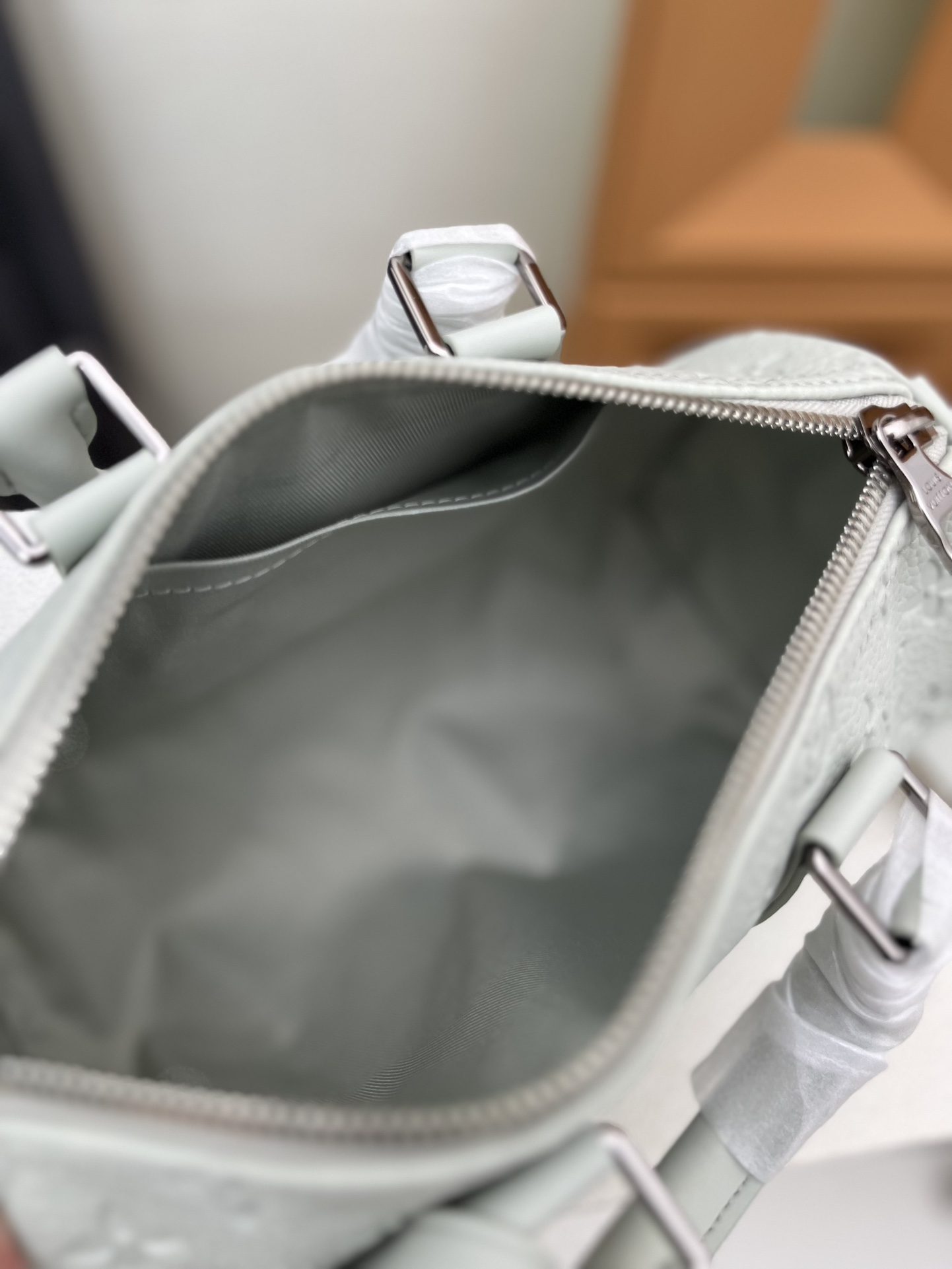 Louis Vuitton Keepall Bandouliere 25 Travel Bag - Image 8