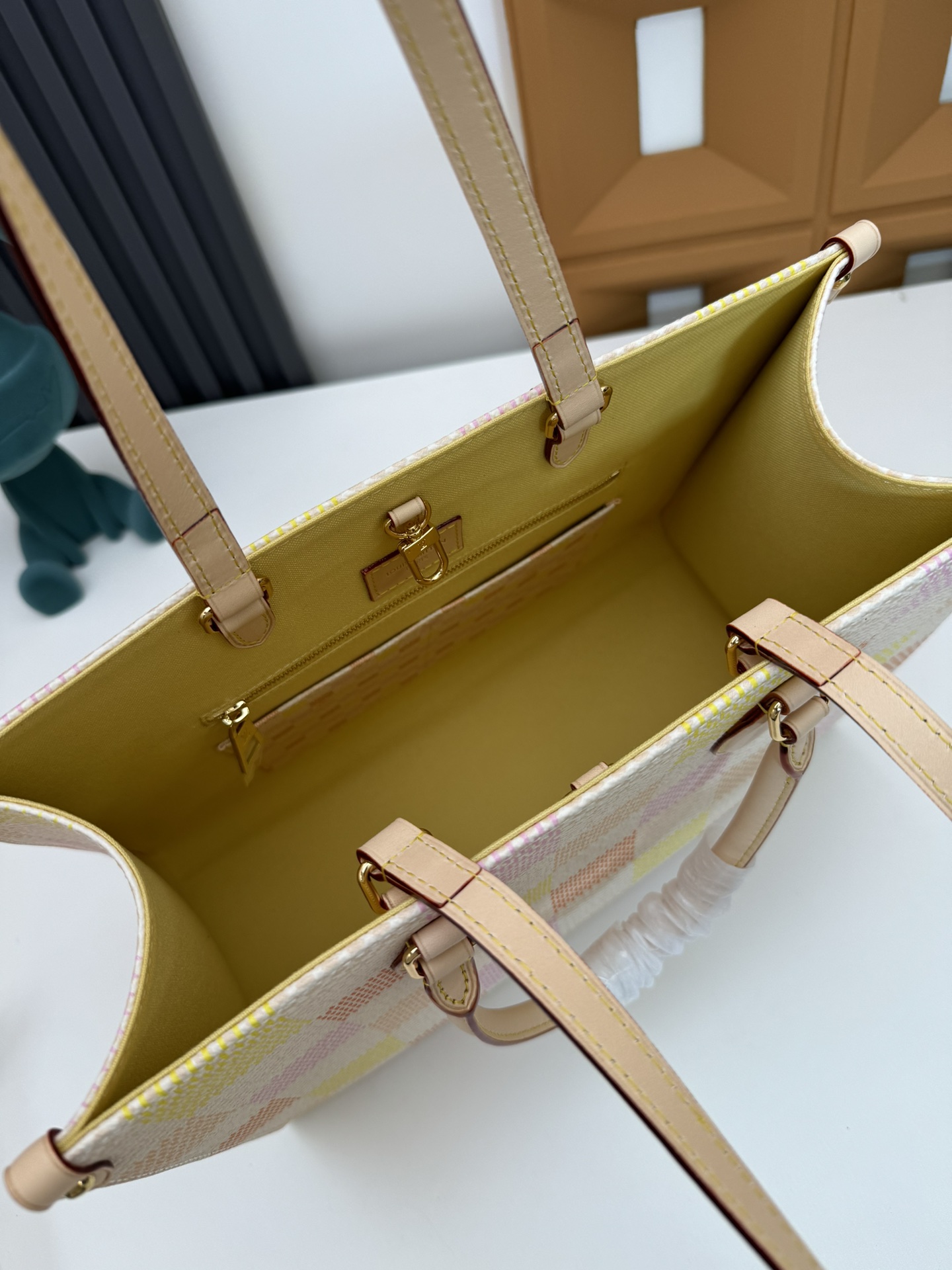 Louis Vuitton OnTheGo MM Monogram Checkerboard Tote Bag - Image 8