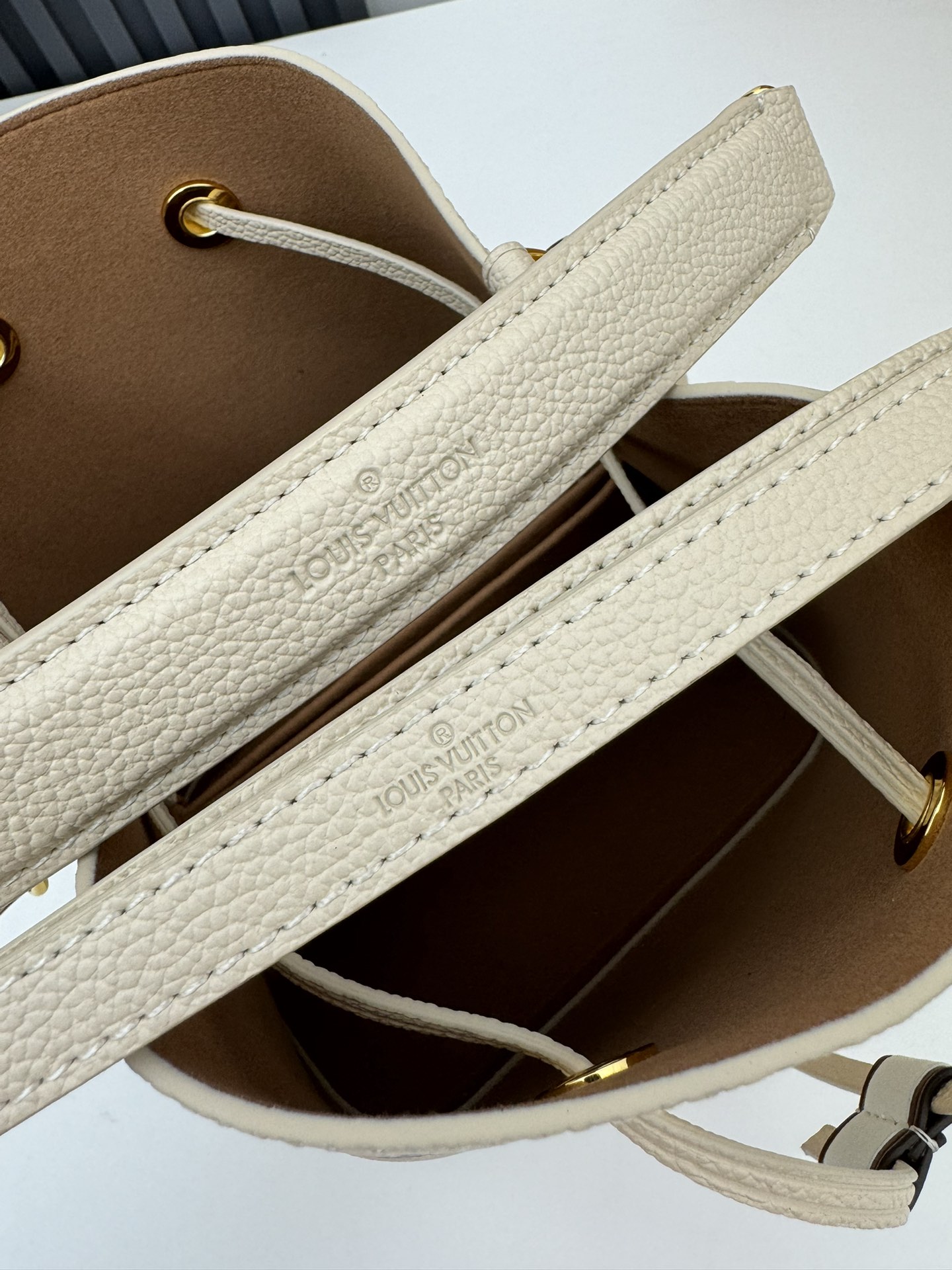 Louis Vuitton NeoNoe BB Handbag - Image 8
