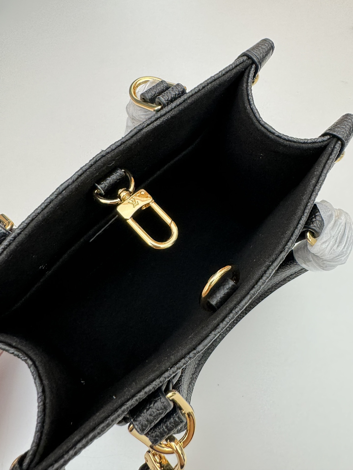 Louis Vuitton OnTheGo BB Monogram Empreinte Leather Handbag - Image 8