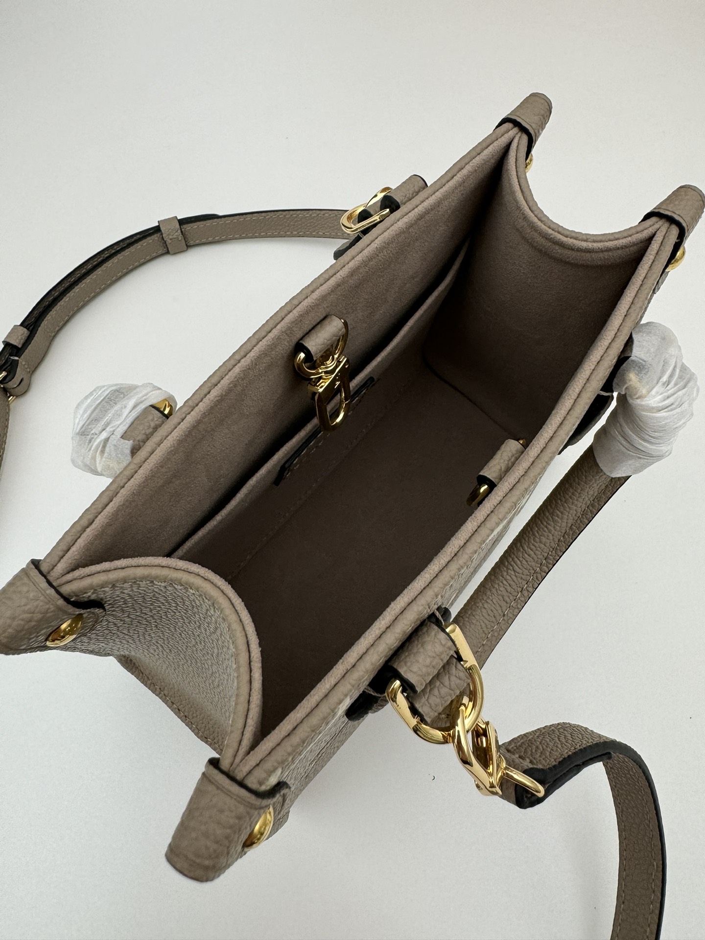 Louis Vuitton OnTheGo BB Mini Tote Bag in Monogram Empreinte Leather - Image 8