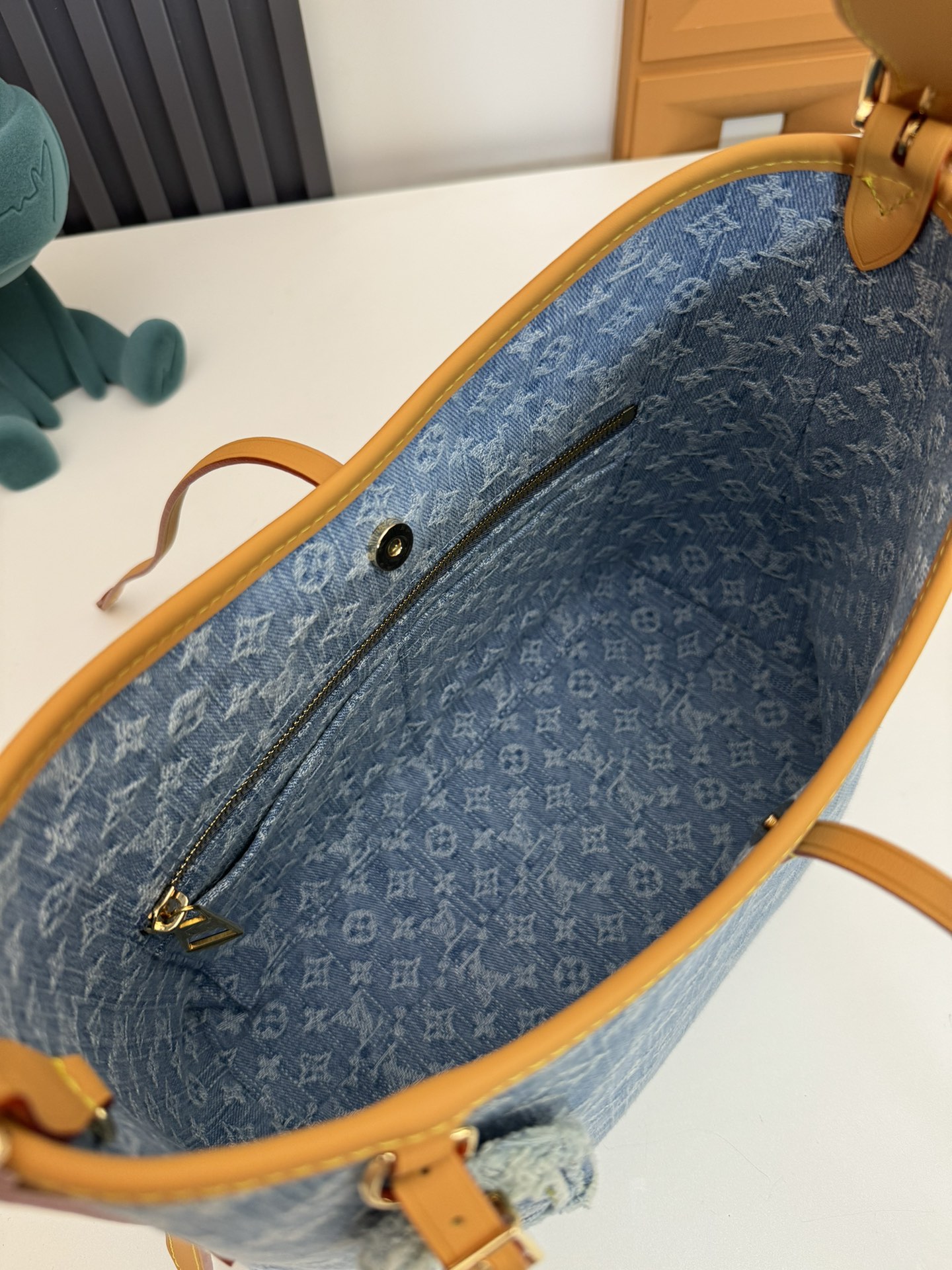 Louis Vuitton CarryAll Medium Tote Bag in Light Blue Denim, M11462 - Image 8