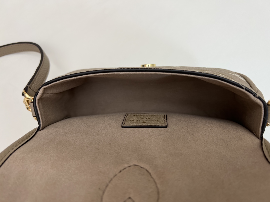 Louis Vuitton Nano Diane Handbag - Image 8