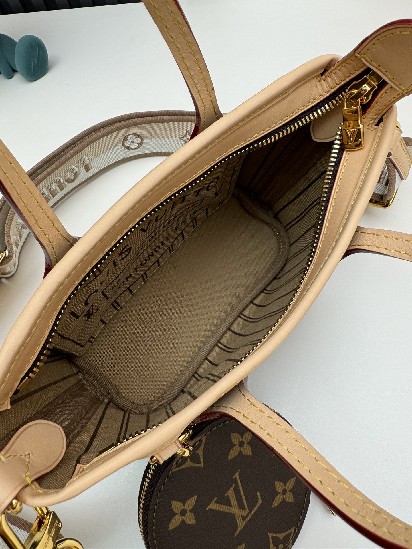 Louis Vuitton Neverfull BB Handbag M46705 - Image 8