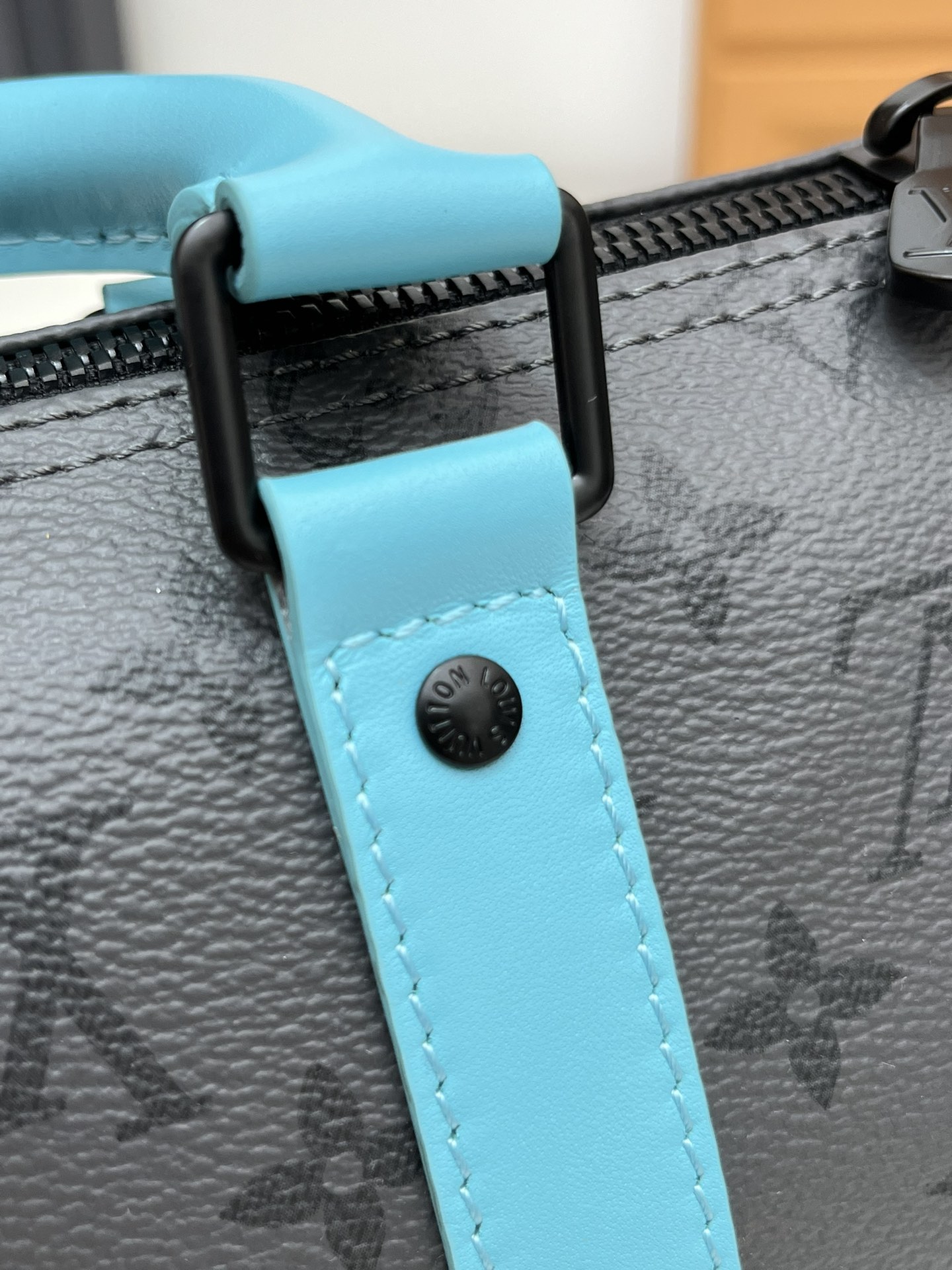 Louis Vuitton Keepall 25 Turquoise Pillow Bag - Image 8