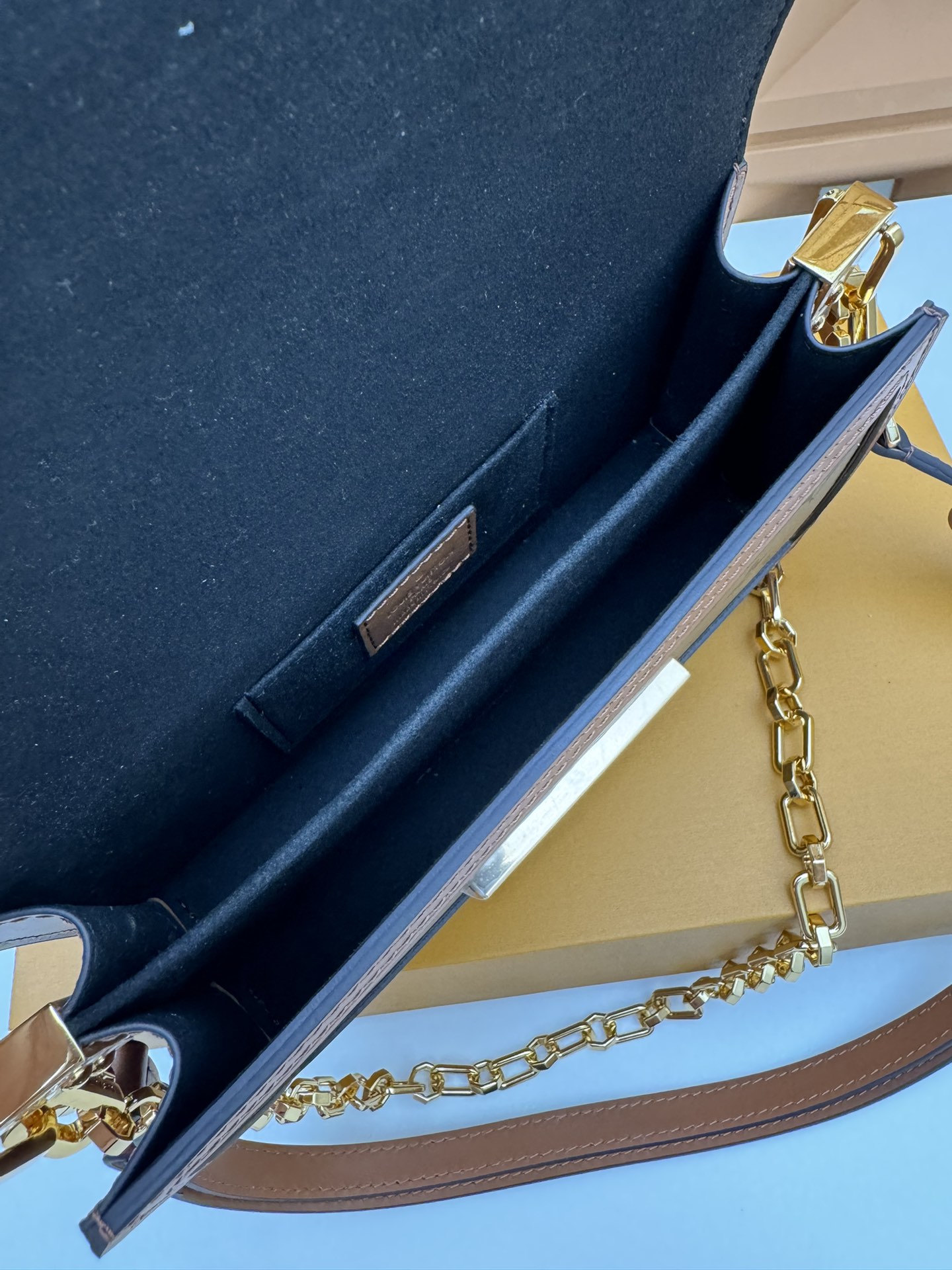 Louis Vuitton Dauphine East West Bag M46757 - Image 8