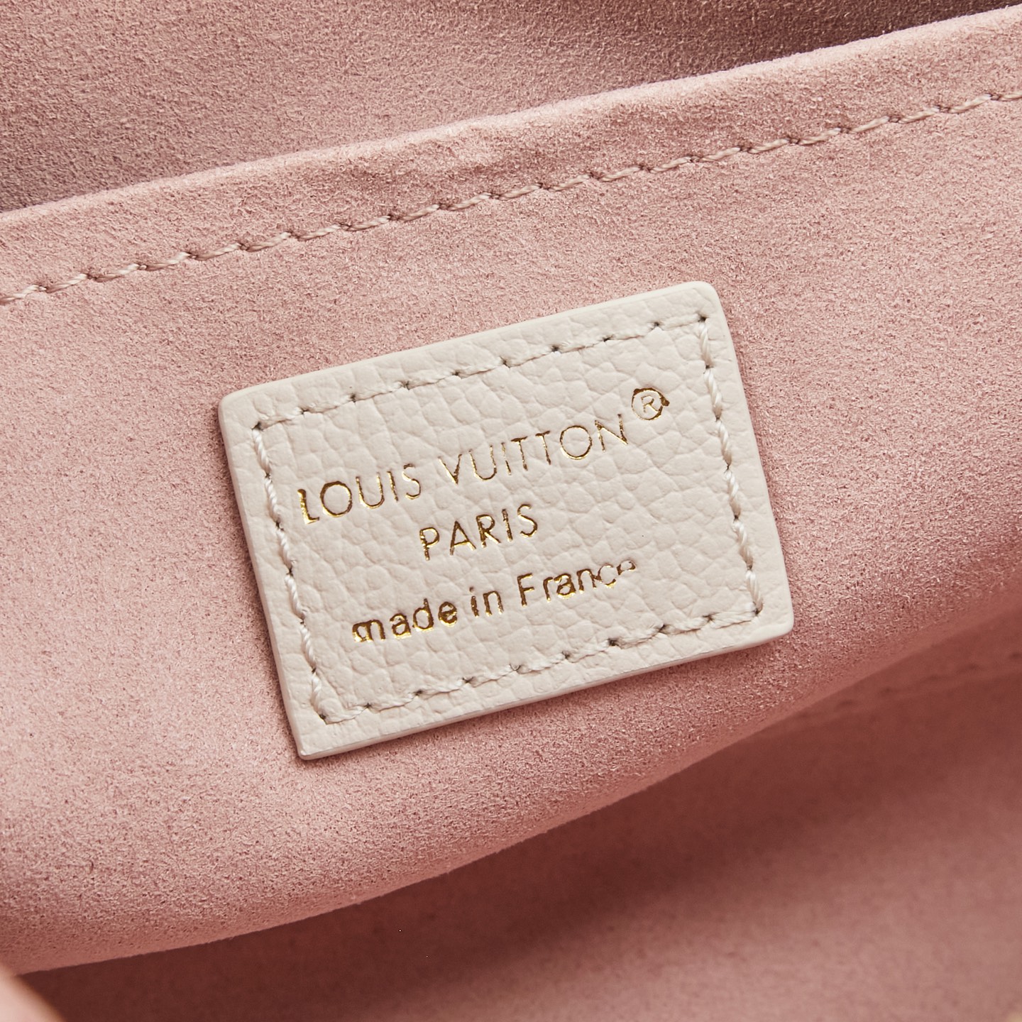 Louis Vuitton OnTheGo East West Handbag in White Embroidered Monogram Empreinte Leather - Image 8