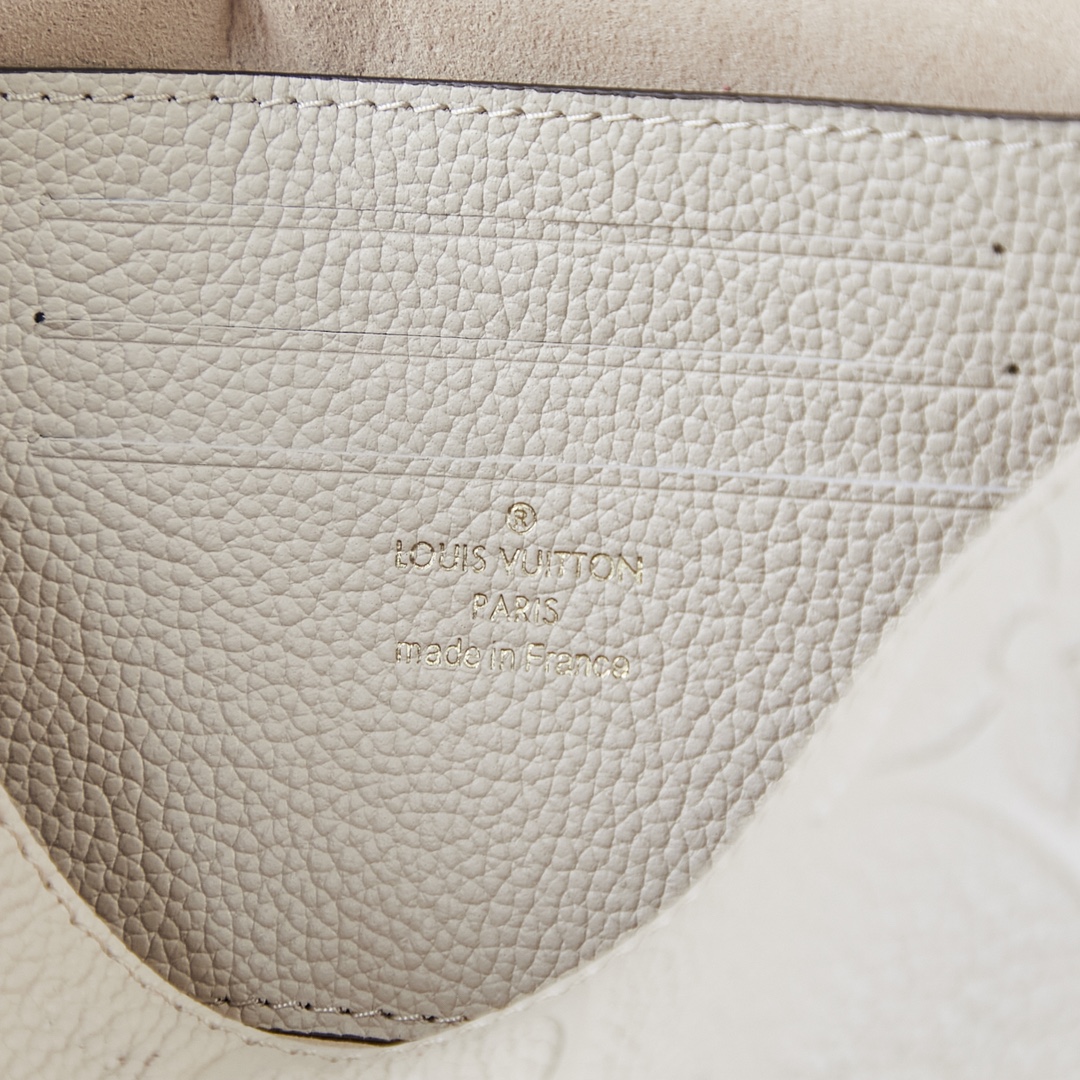 Louis Vuitton Wallet on Chain Ivy - Image 8