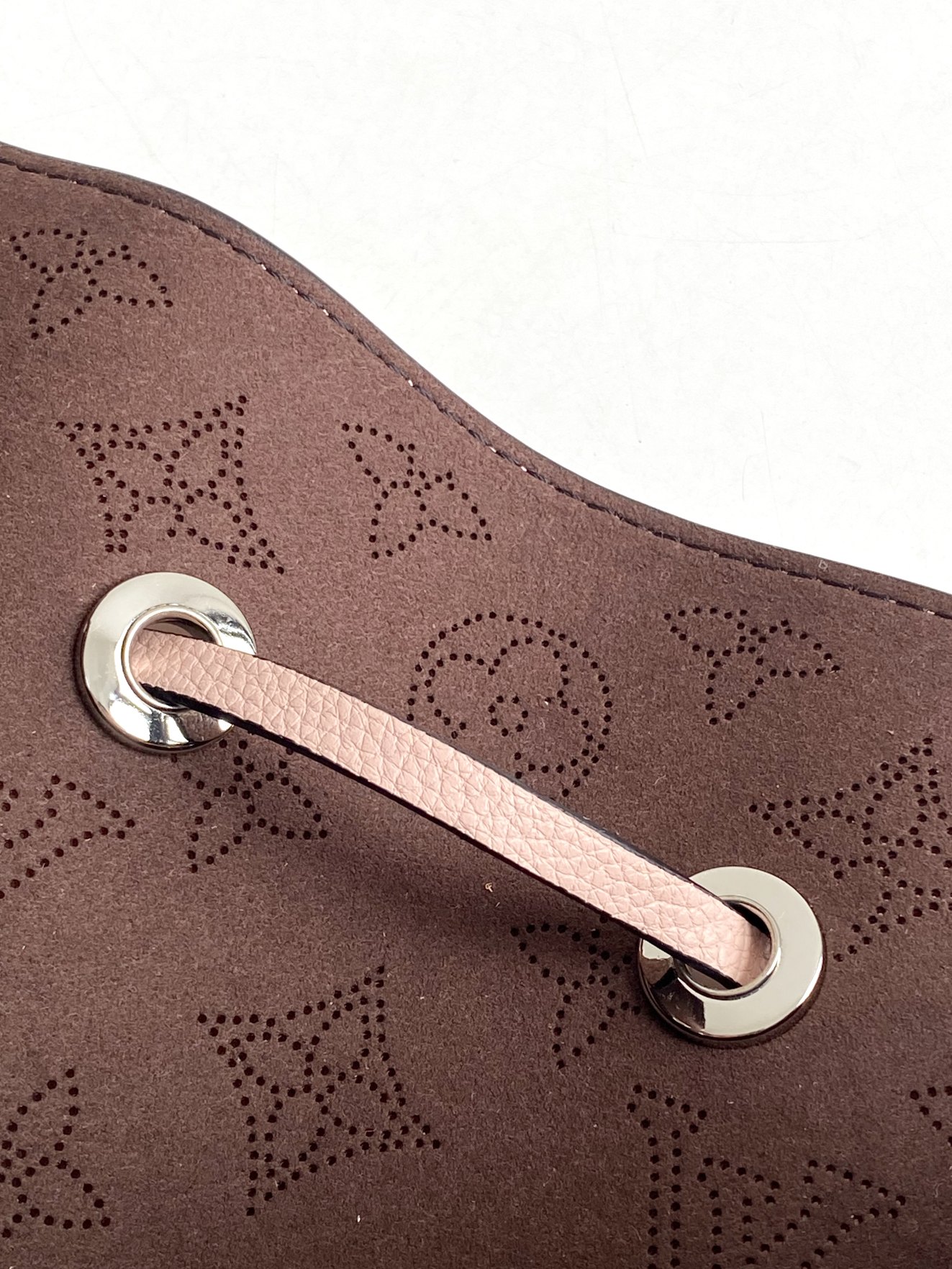 Louis Vuitton Bella Bucket Bag with Coin Purse - Image 8