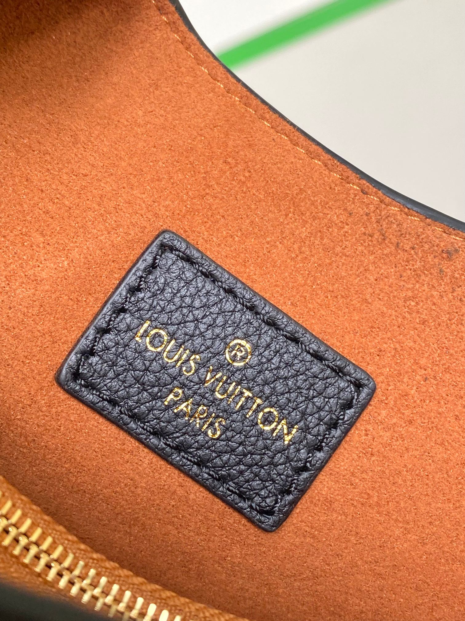 Louis Vuitton Leather Underarm Bag - Image 8