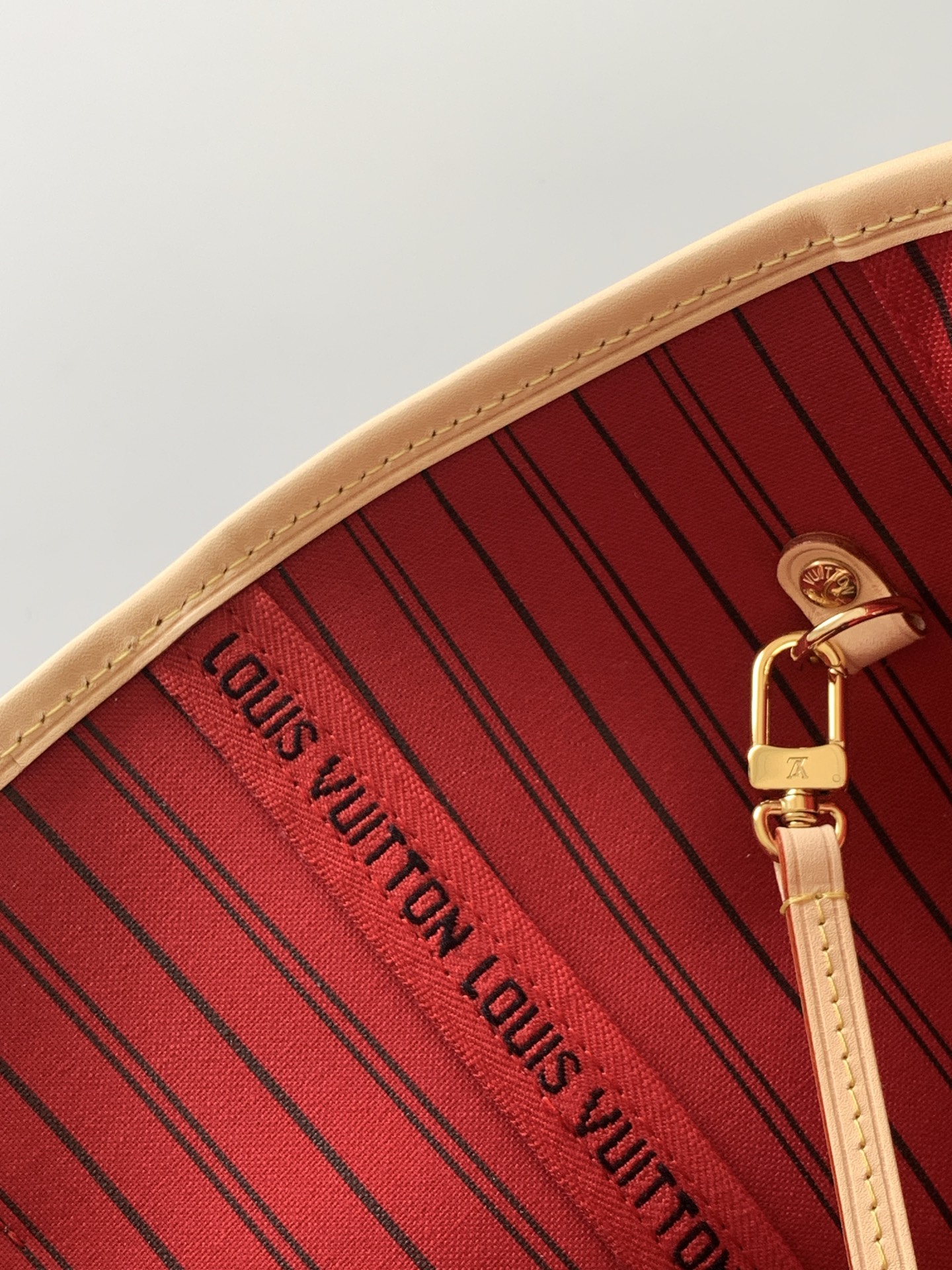 Louis Vuitton Neverfull Medium Tote Bag - Image 8