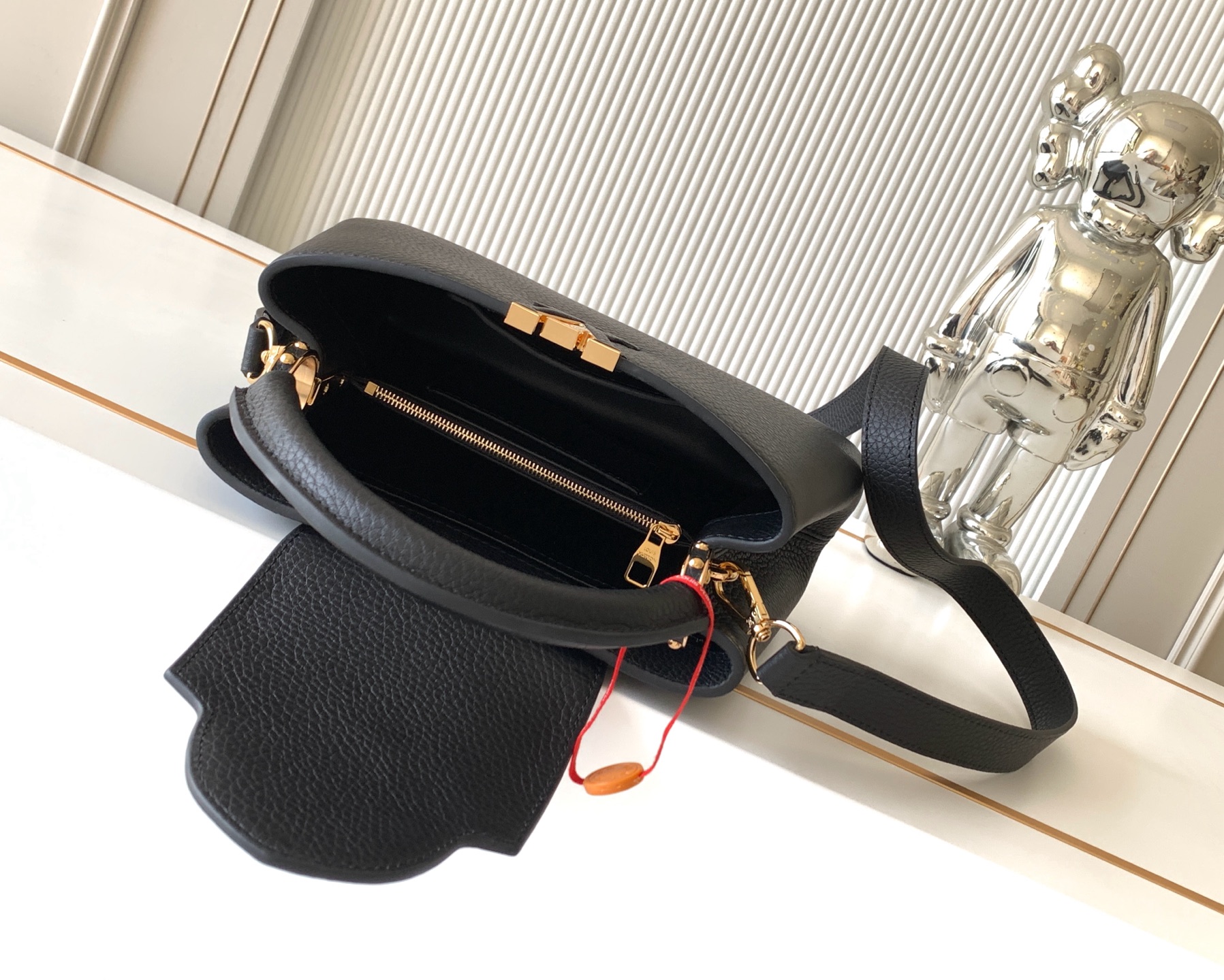 Louis Vuitton Capucines BB Handbag in Black - Image 8