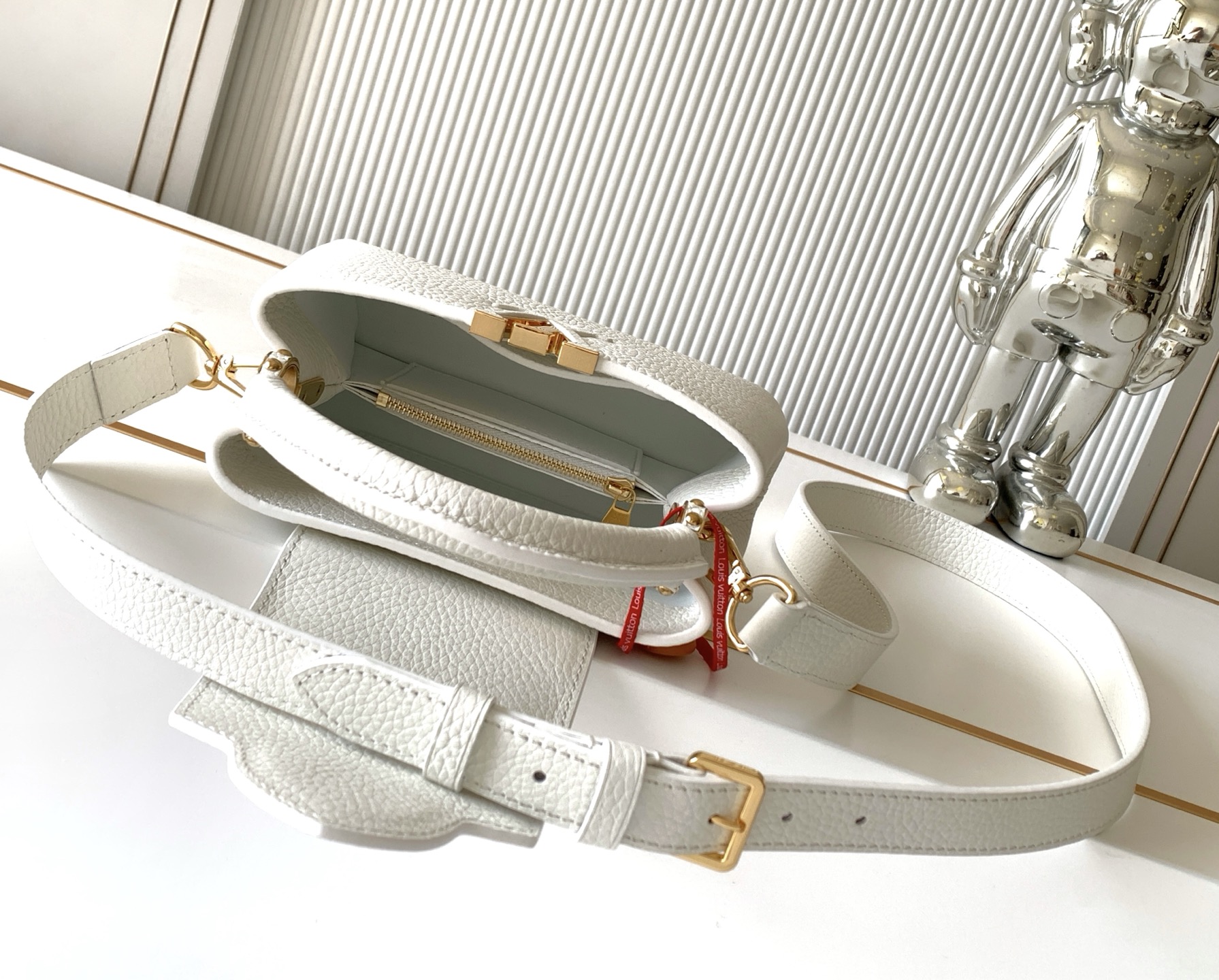 Louis Vuitton Capucines Mini Handbag M24729 - Image 8
