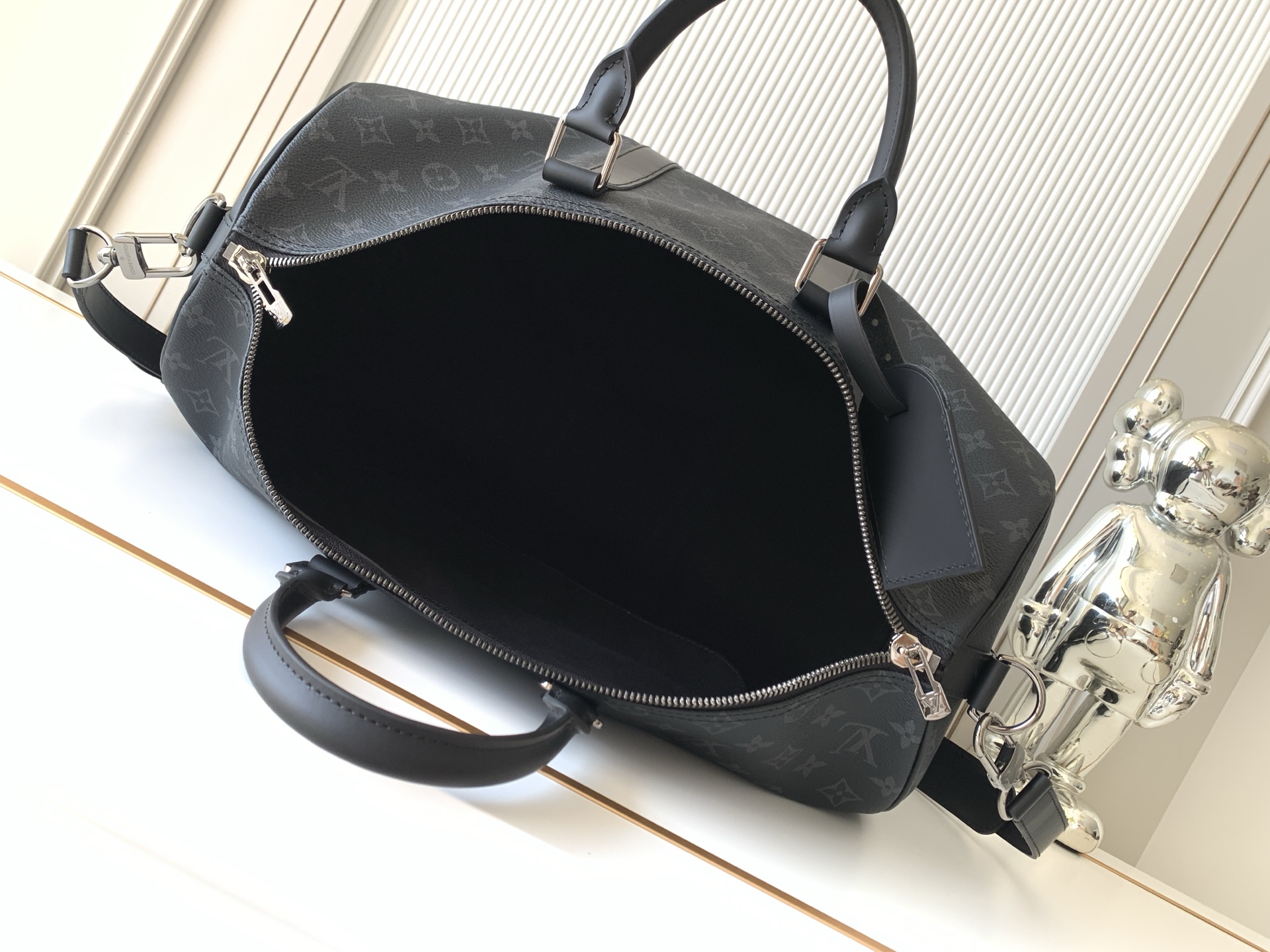 Louis Vuitton Keepall Bandoulière Travel Bag - Image 8