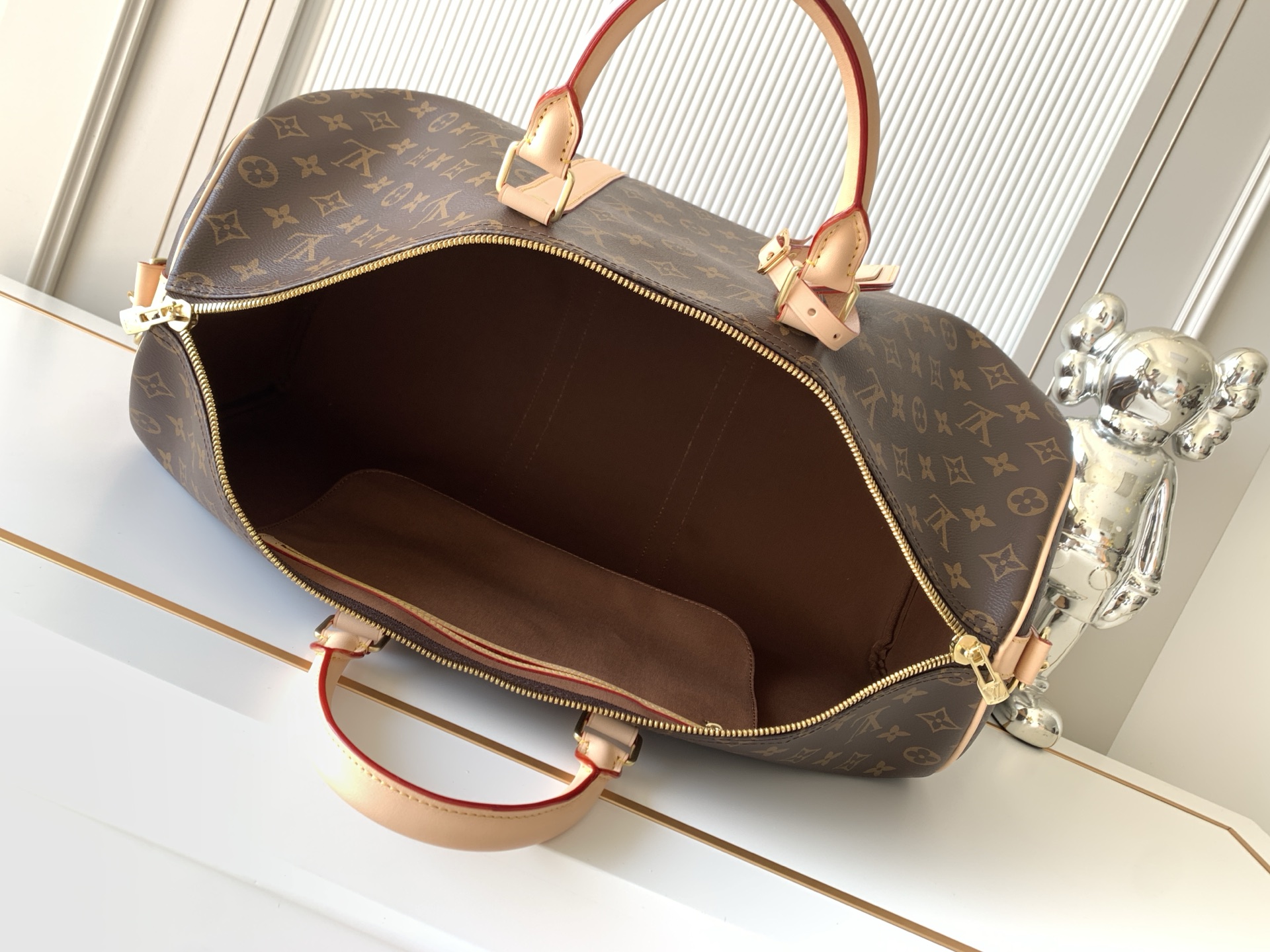 Louis Vuitton Keepall Bandouliere 55 Travel Bag - Image 8