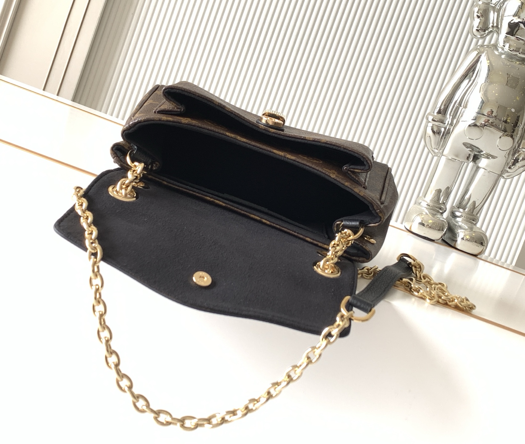 Louis Vuitton Saint-Germain BB Handbag - Image 8