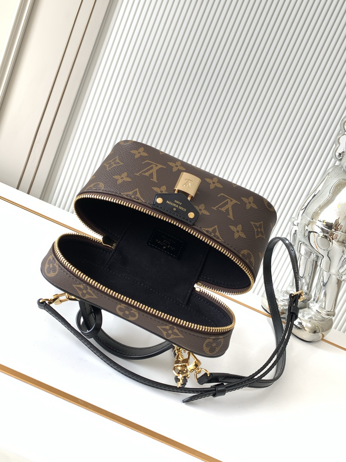 Louis Vuitton M47125 Monogram Vanity Chain Pouch - Image 8