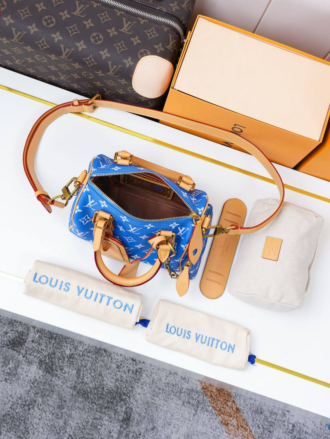 Louis Vuitton Speedy Bandoulière 20 Monogram Handbag - Image 8