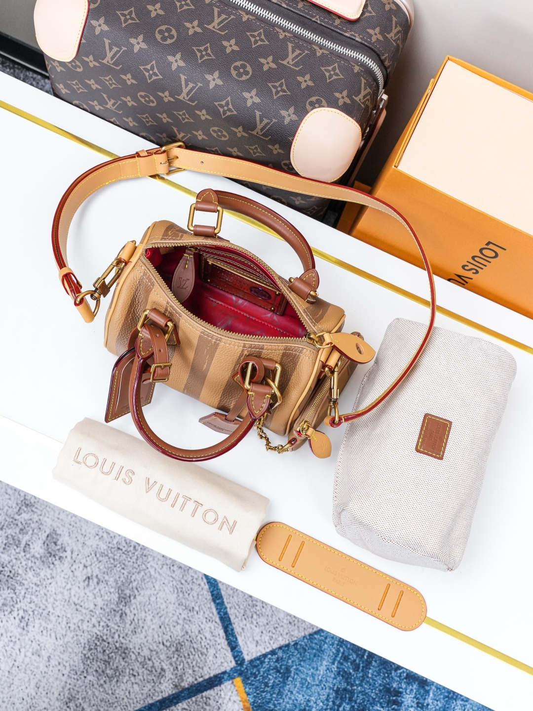Speedy Bandoulière 20 Handbag in Brown Monogram Leather - Image 8