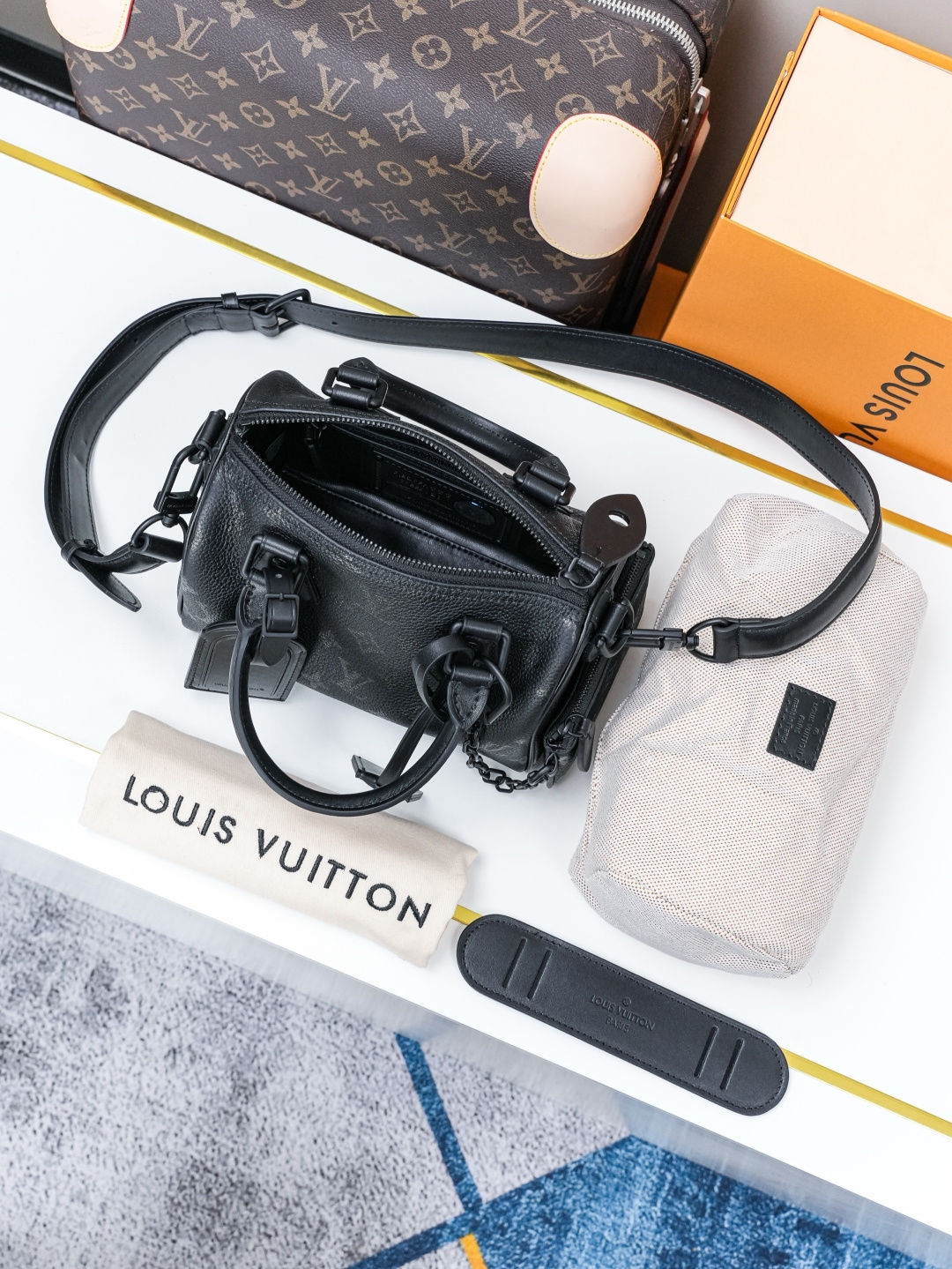 Louis Vuitton Speedy Bandouliere 20 Monogram Leather Handbag - Image 8
