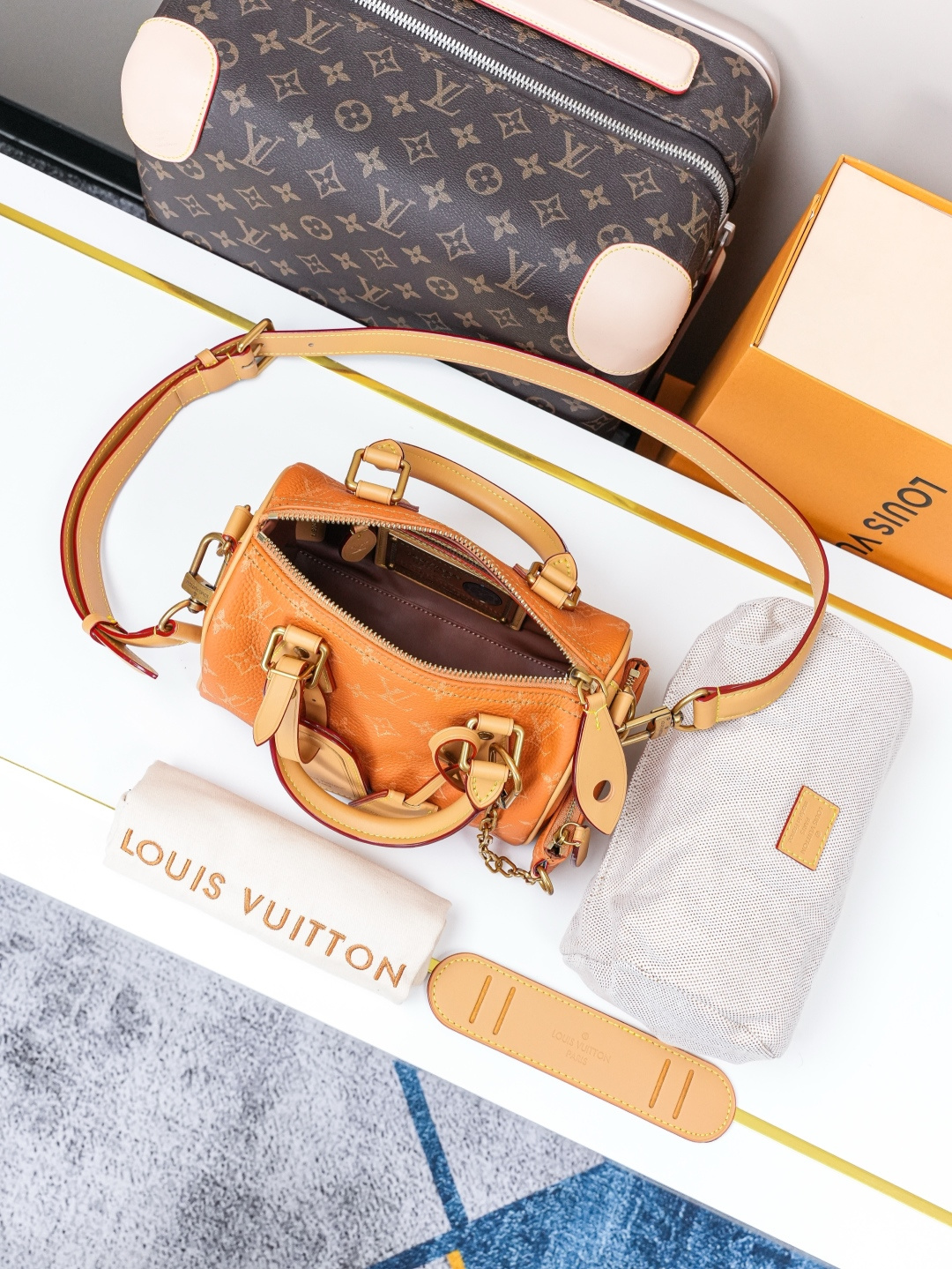 Louis Vuitton Speedy Bandoulière 20 Bag in Orange - Image 8