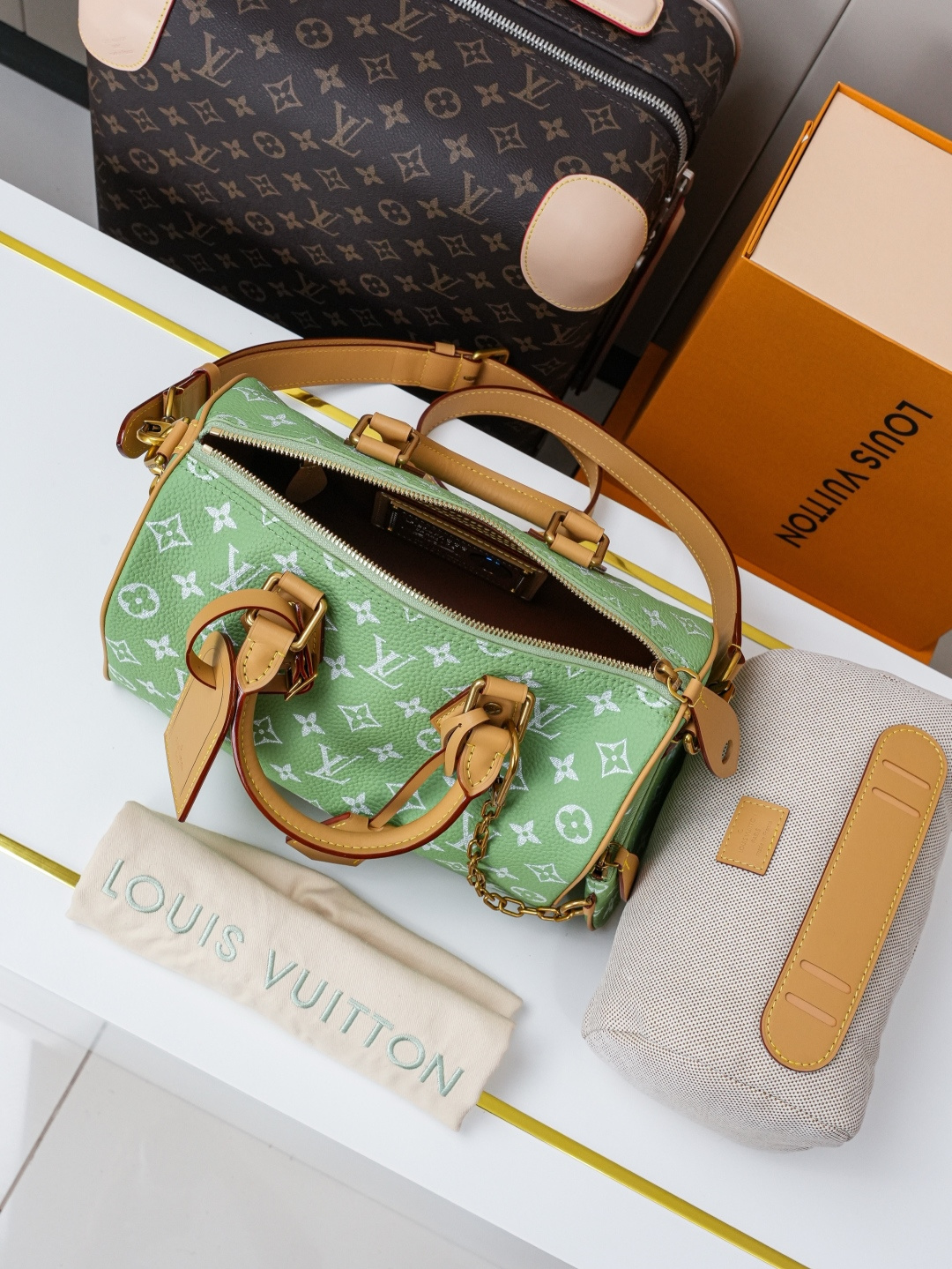 Louis Vuitton Speedy Bandoulière 25 Monogram Leather Handbag - Grass Green - Image 8