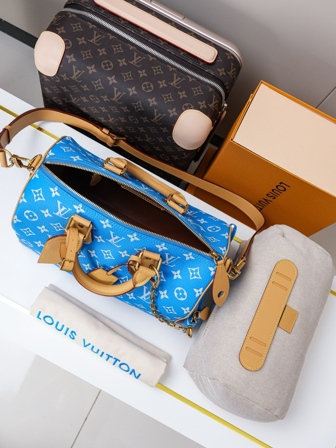 Speedy Bandoulière 30 Monogram Handbag - Image 8