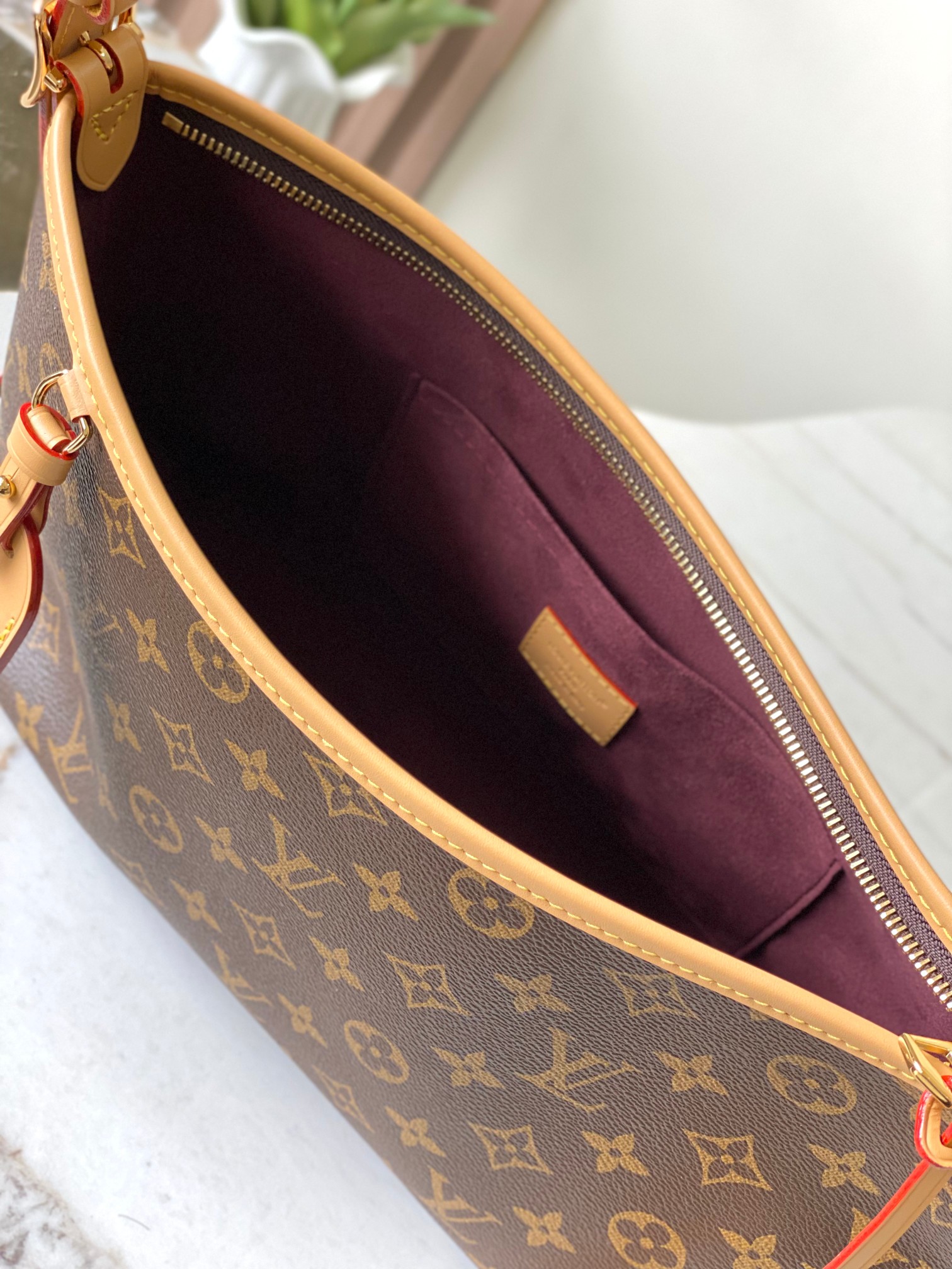 Louis Vuitton CarryAll EastWest Handbag in Monogram Canvas and Leather - Image 8