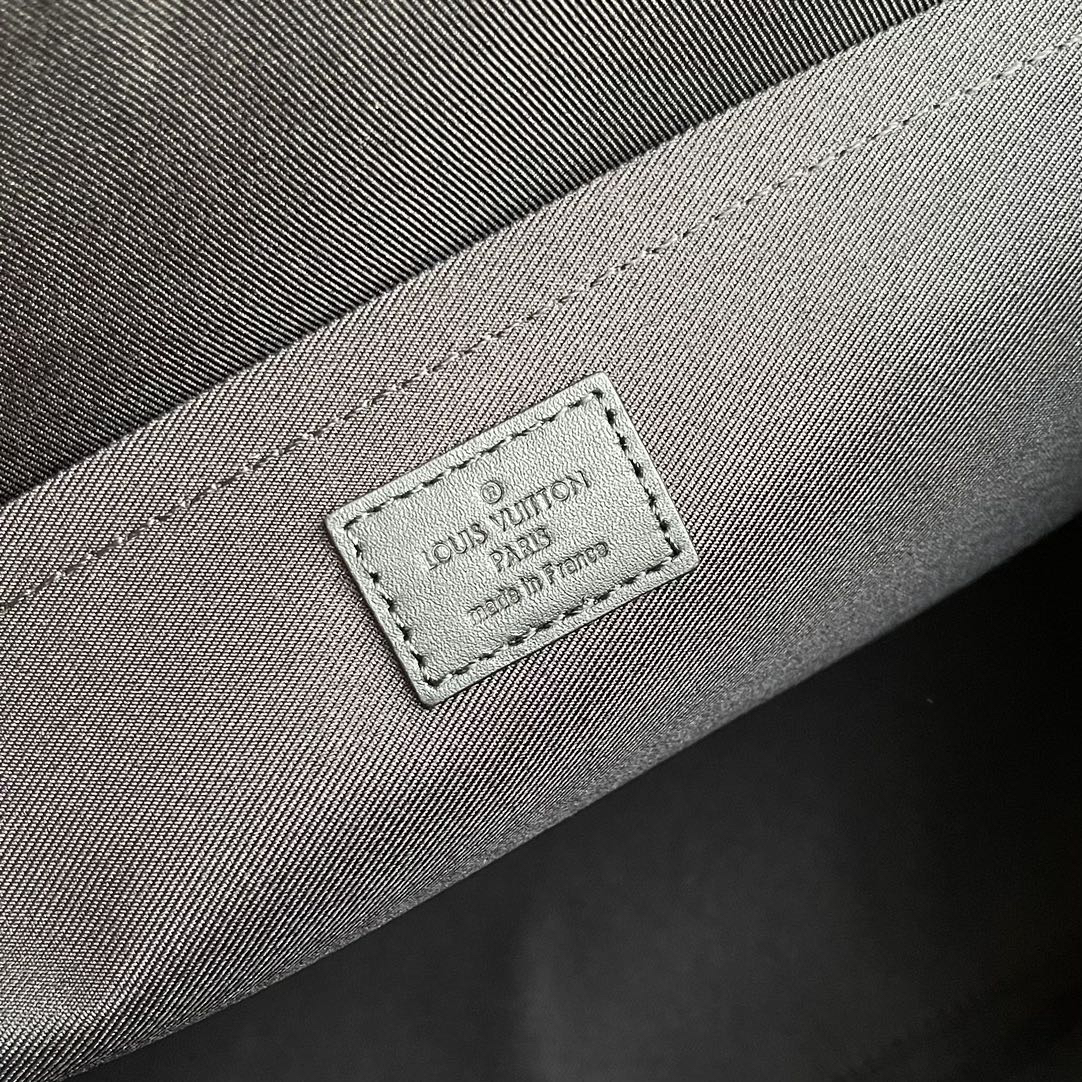 Louis Vuitton Sac Plat 24H Monogram Eclipse Tote Bag - Image 8