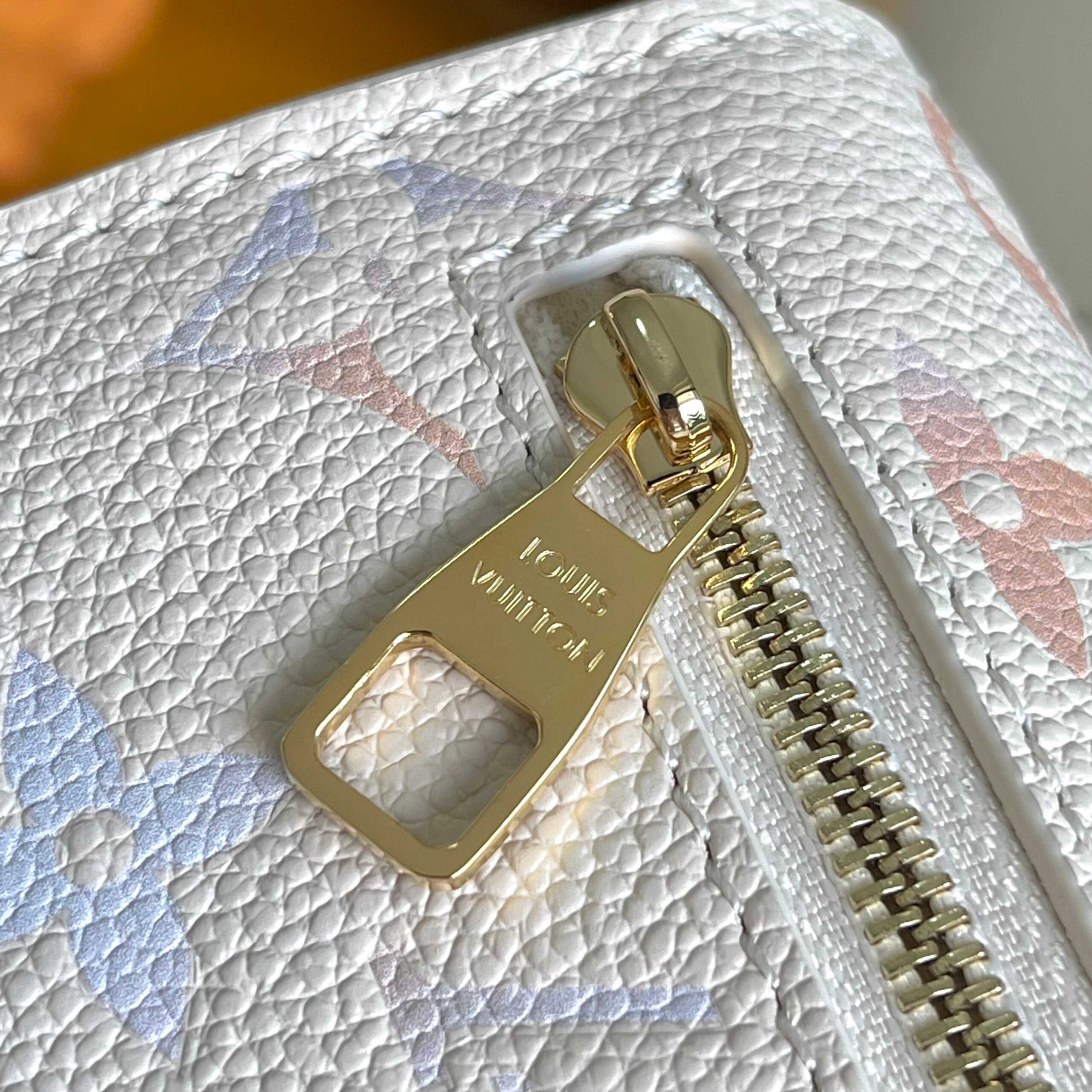 Louis Vuitton Pochette Métis East West Dream Monogram Crossbody Bag - Image 8