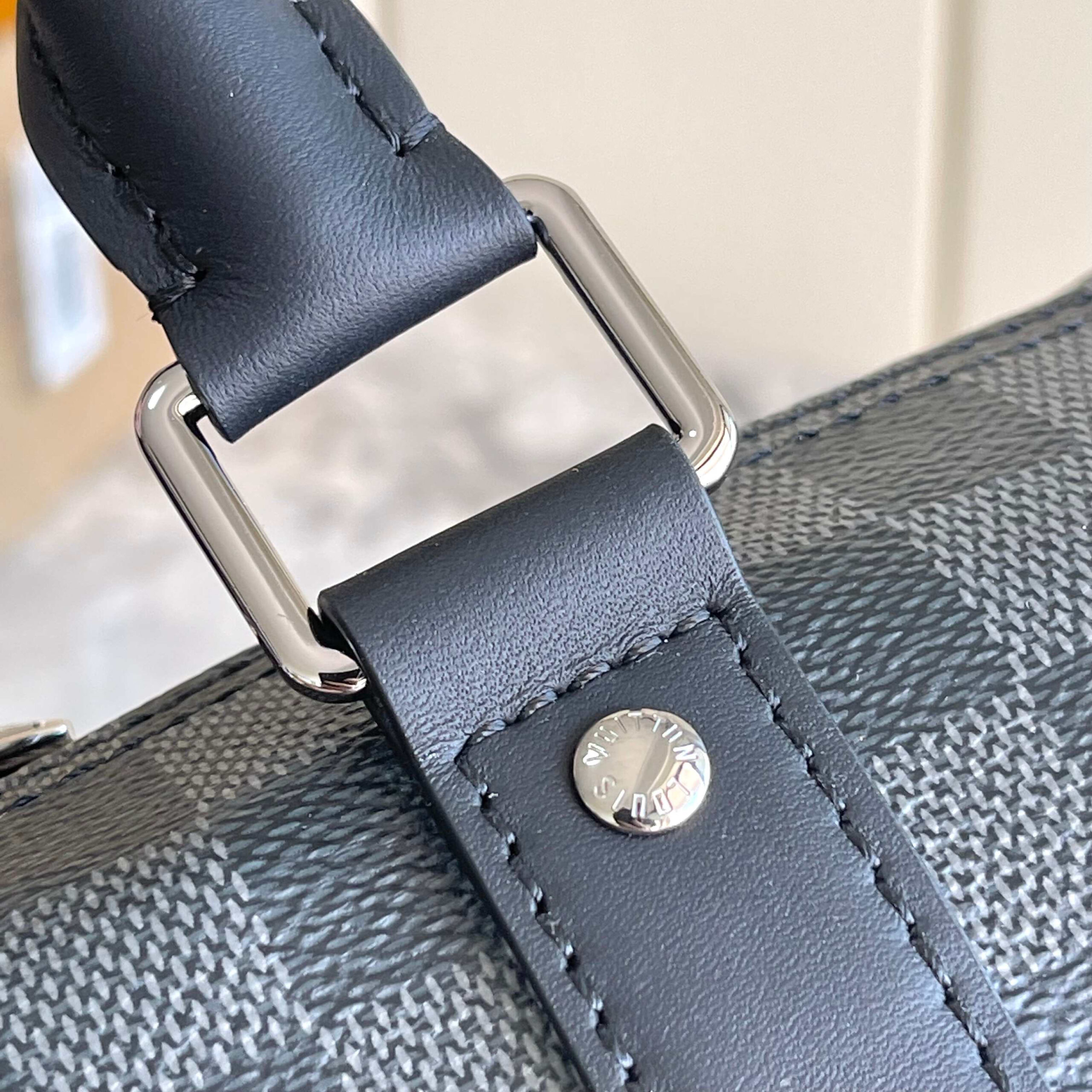 Louis Vuitton Keepall Bandoulière 55 Travel Bag in Monogram Eclipse Canvas - Image 8