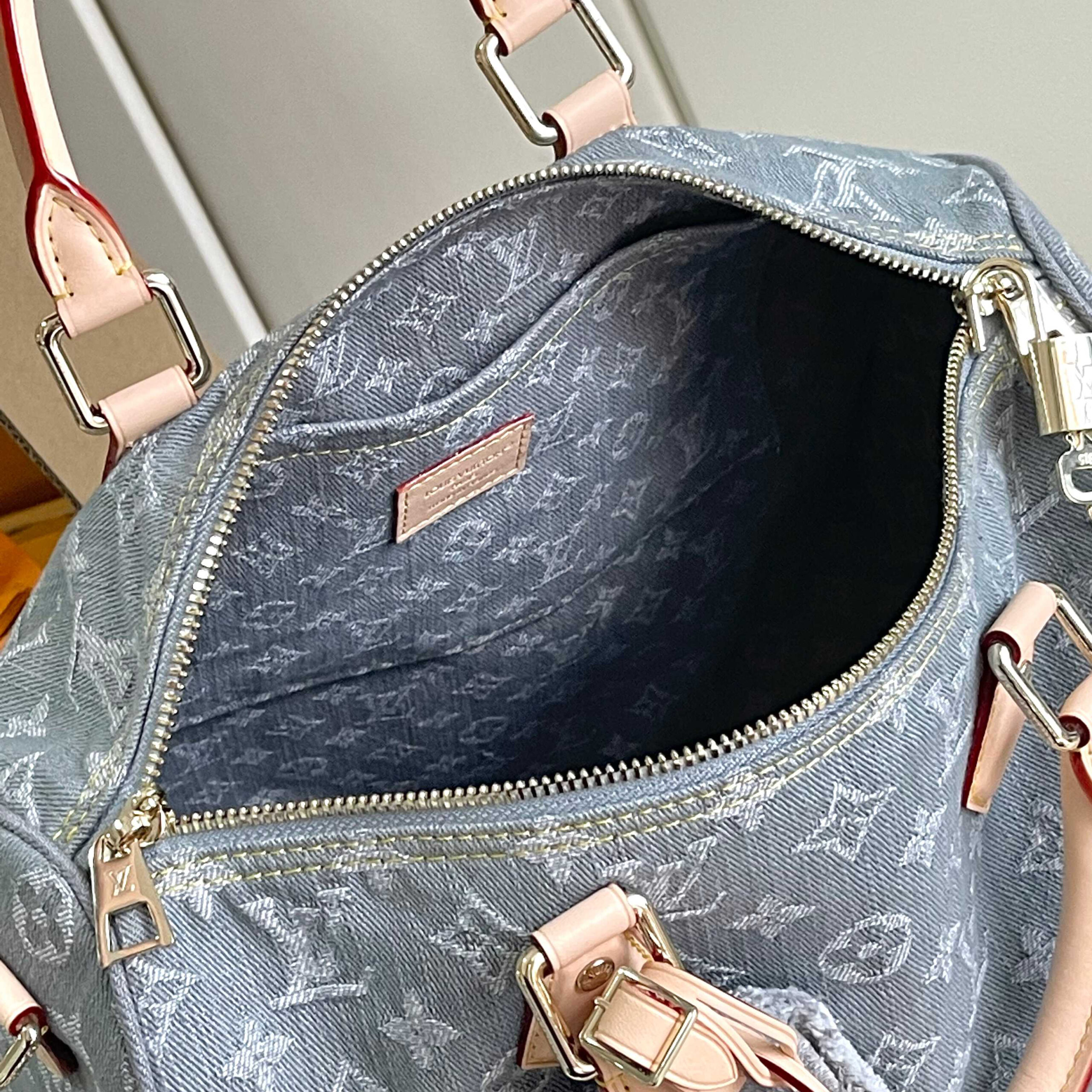 Louis Vuitton Speedy Soft 30 Denim Handbag - Image 8