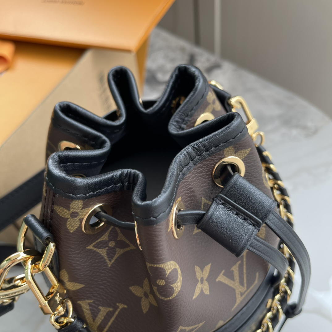Louis Vuitton Canoé Monogram Leather Crossbody Bag - Image 8