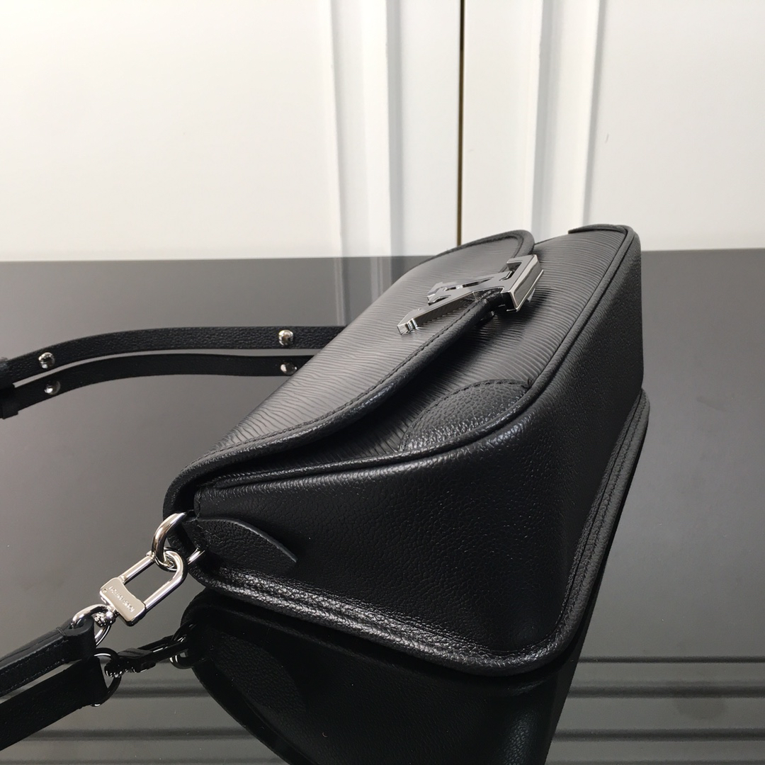 Louis Vuitton Buci Handbag - Image 8