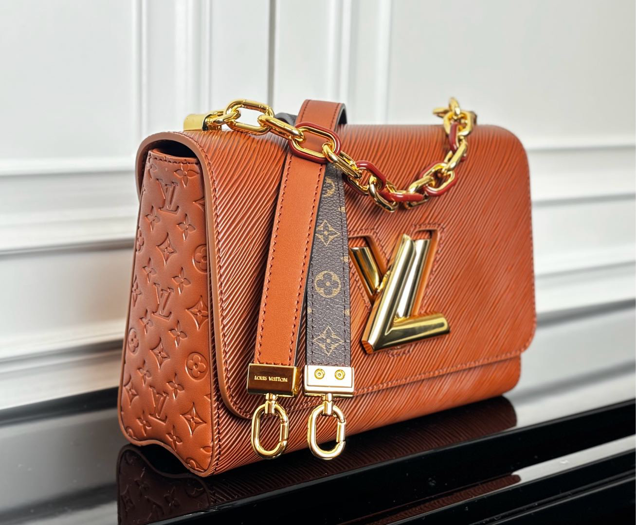 Louis Vuitton Twist MM Slim Crossbody Bag in Brown Epi Leather - Image 8