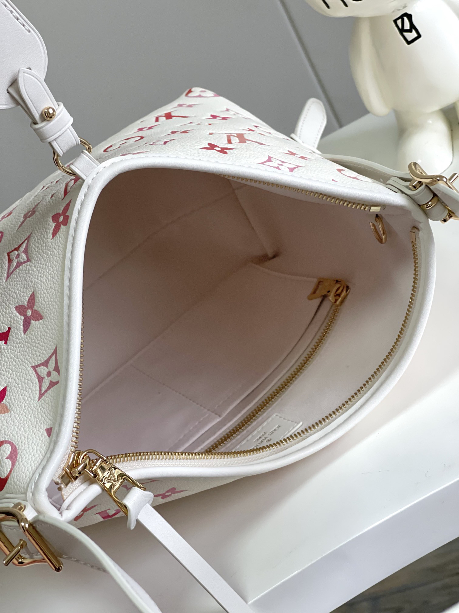 Louis Vuitton CarryAll Small Shoulder Bag M46288 in Monogram Empreinte Leather - Image 8
