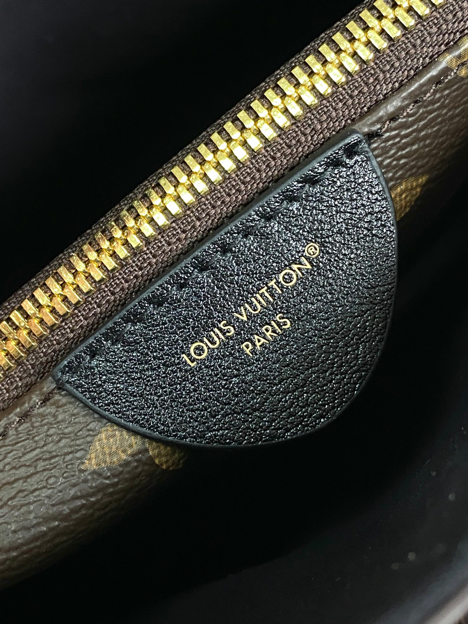 Louis Vuitton Nova Small Crossbody Bag M13140 - Image 8