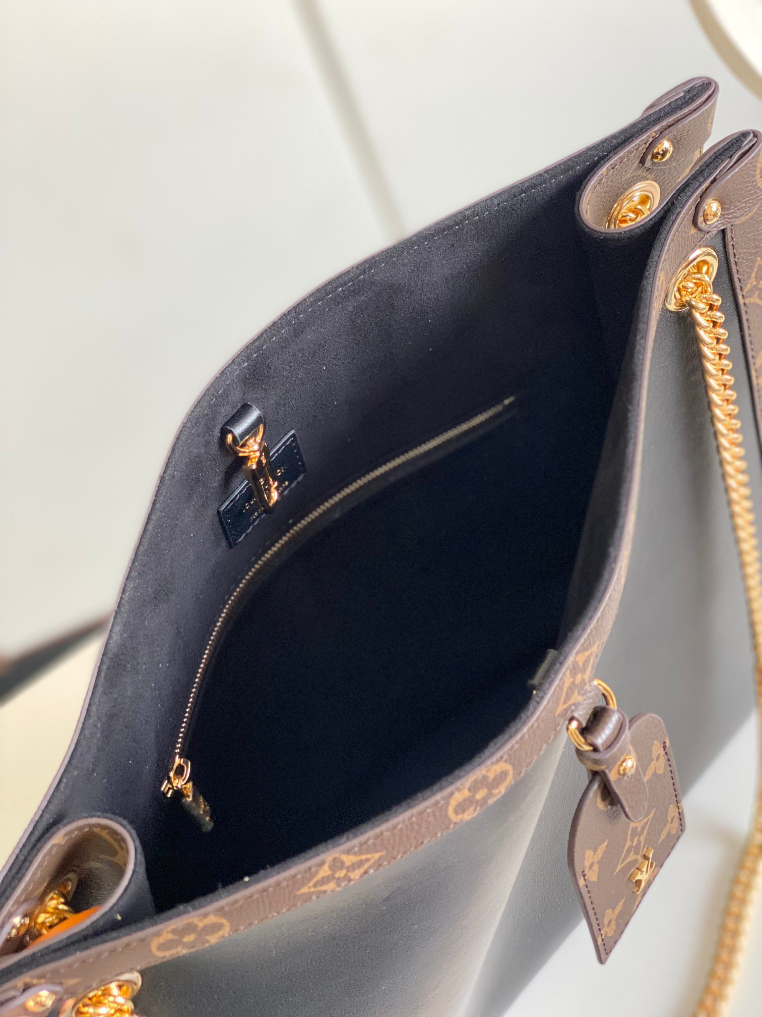 Louis Vuitton Nova Medium Shoulder Bag - Image 8