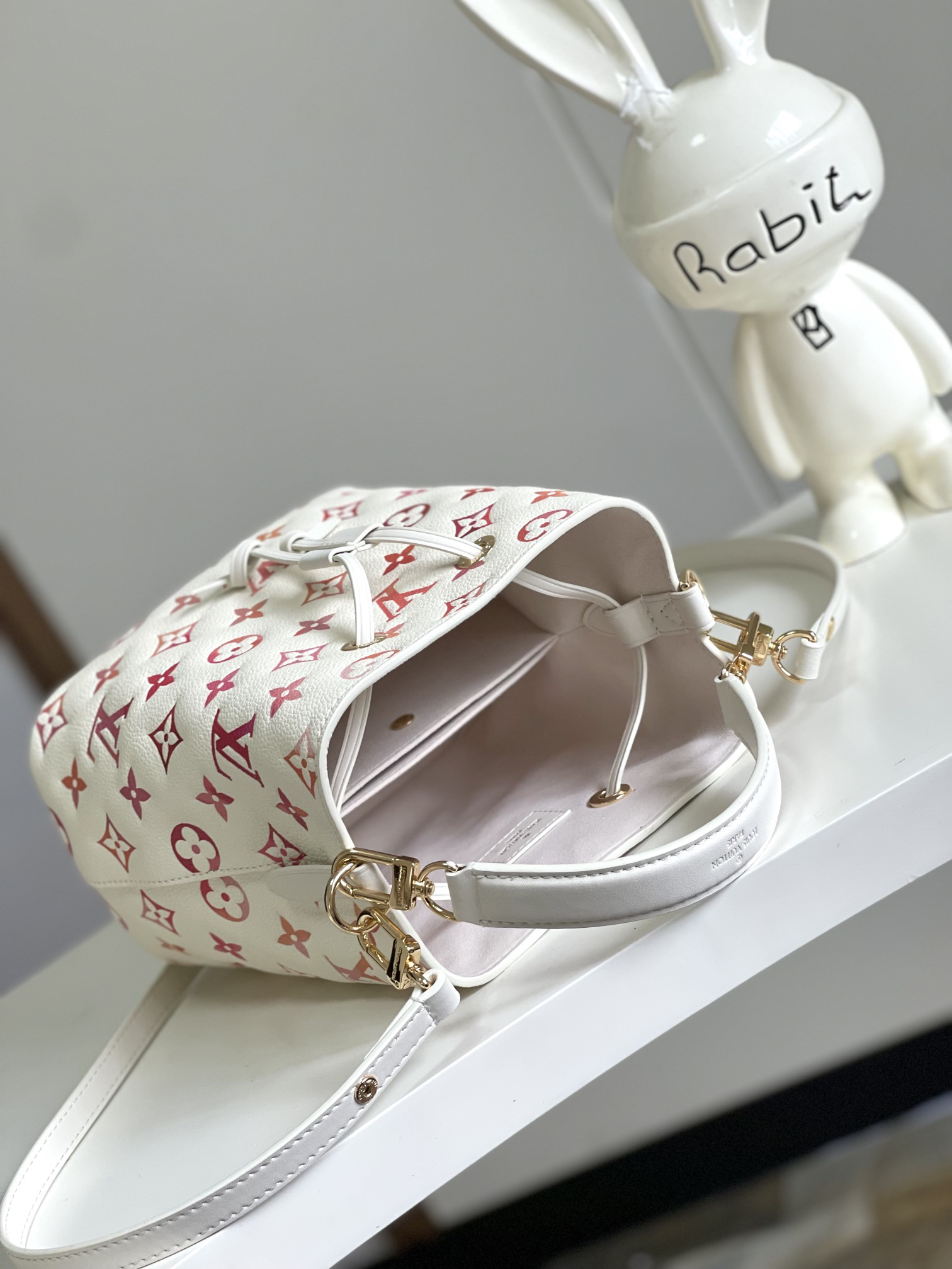 Louis Vuitton NéoNoé BB Handbag - Image 8