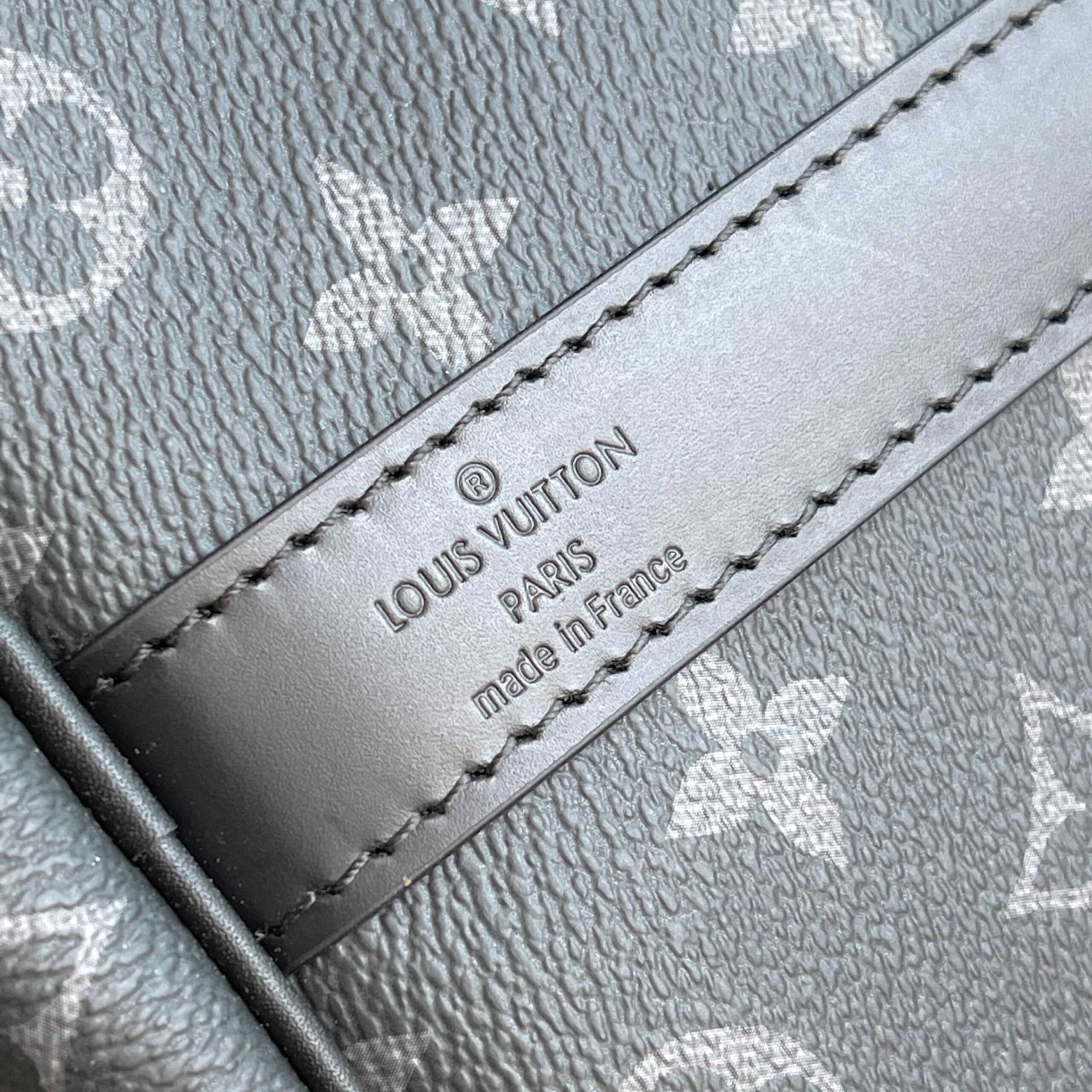 Louis Vuitton Keepall Bandoulière 50 Travel Bag in Monogram Eclipse Canvas - Image 8