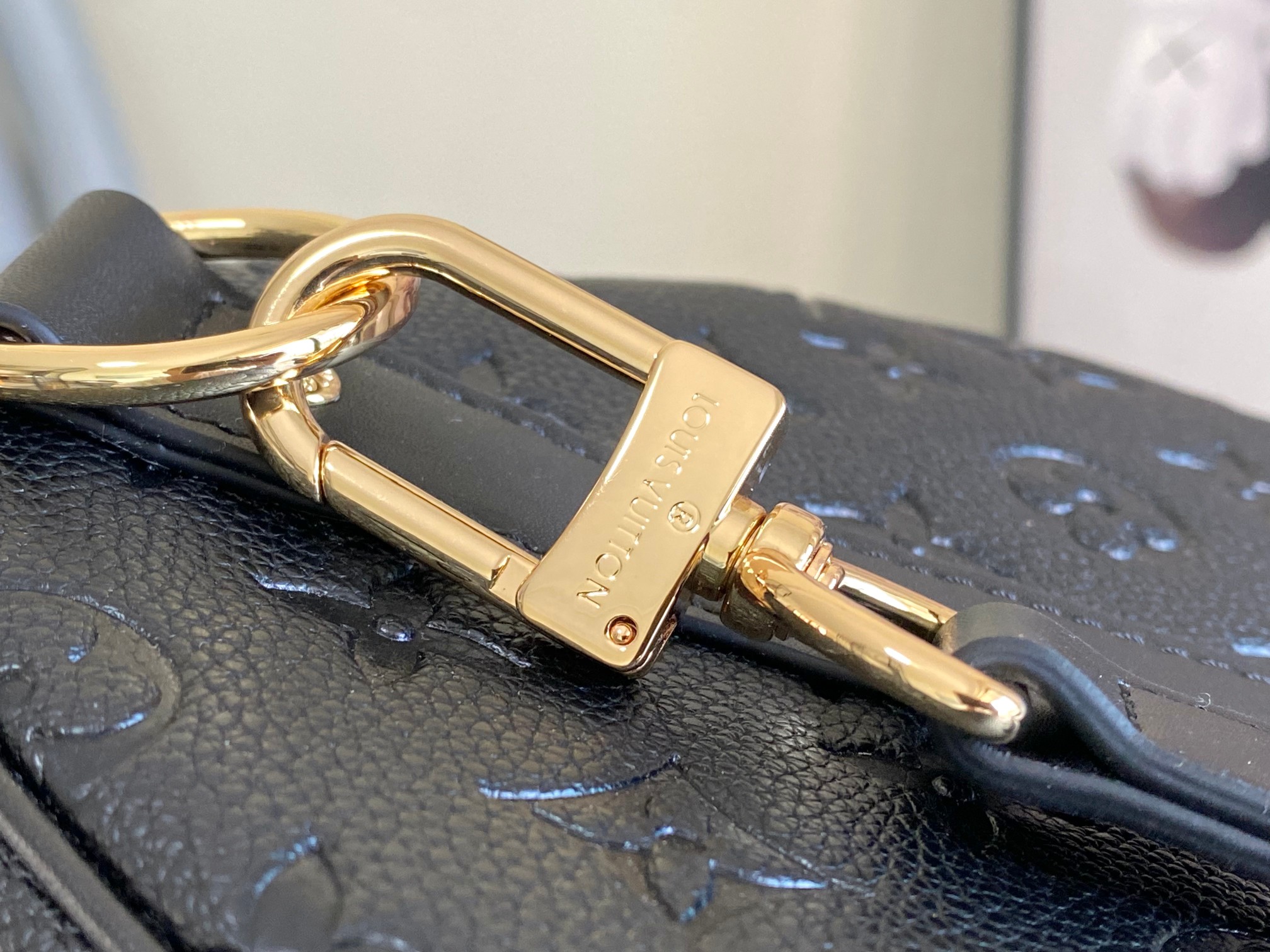 Louis Vuitton Keepall Bandoulière 45 Travel Bag - Image 8