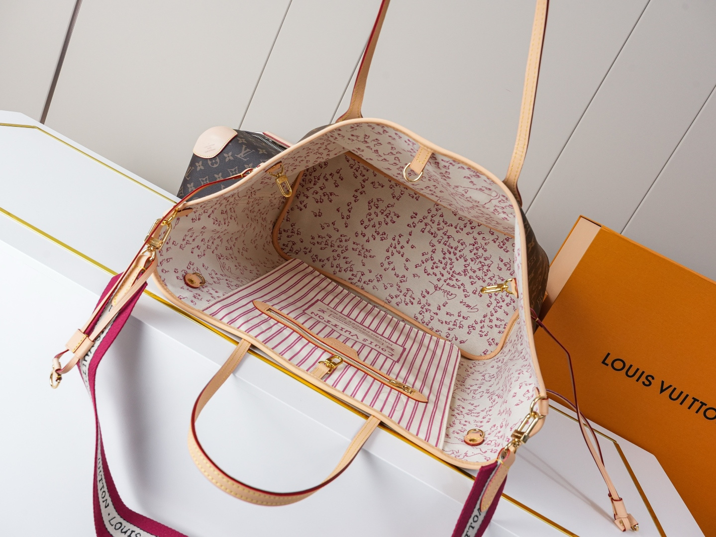 Neverfull Inside Out Tote Bag with Double-Sided White Floral Print - Image 8