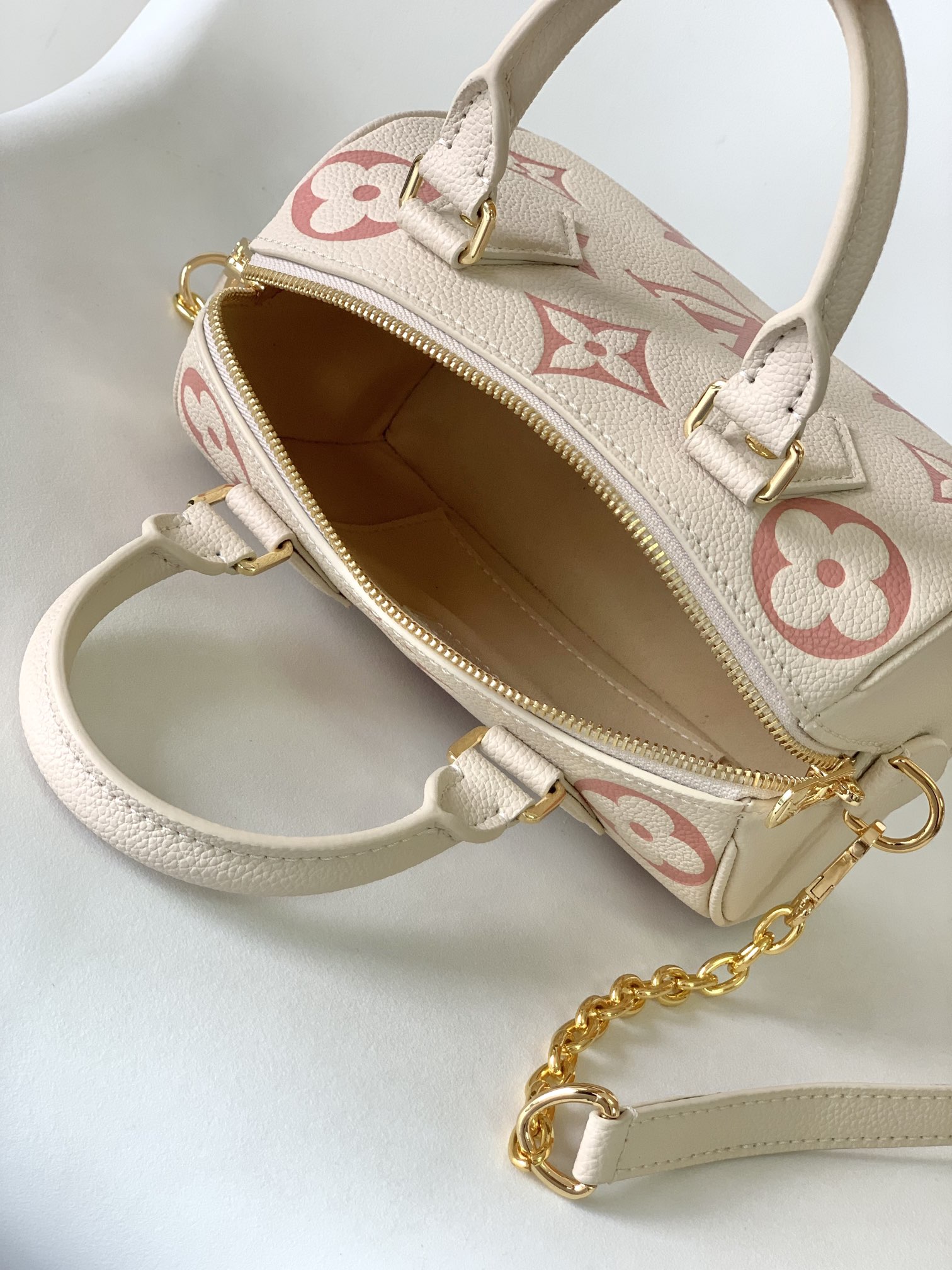 Louis Vuitton Speedy Bandoulière 20 Handbag - Image 8
