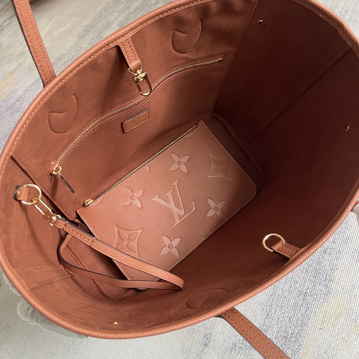 Louis Vuitton Neverfull MM Monogram Empreinte Leather Tote Bag - Image 8