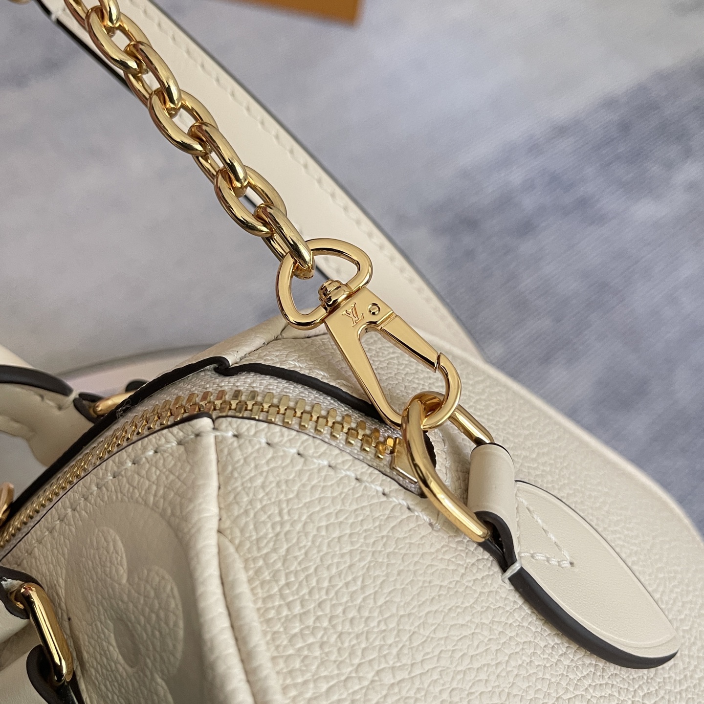 Louis Vuitton Speedy Bandoulière 20 Handbag in Monogram Empreinte Leather - Image 8