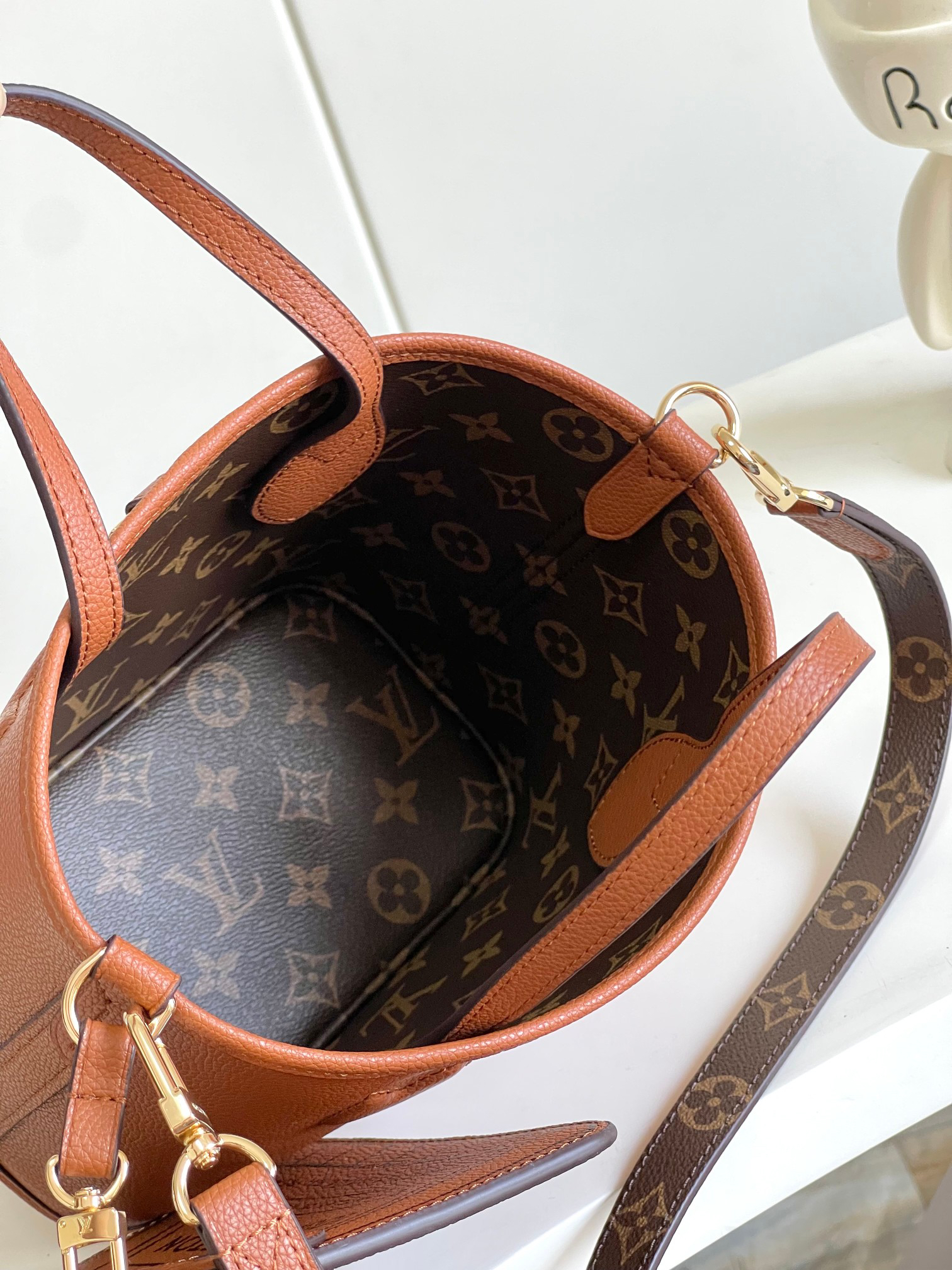 Louis Vuitton Neverfull BB Handbag in Brown Damier Azur Canvas - Image 8